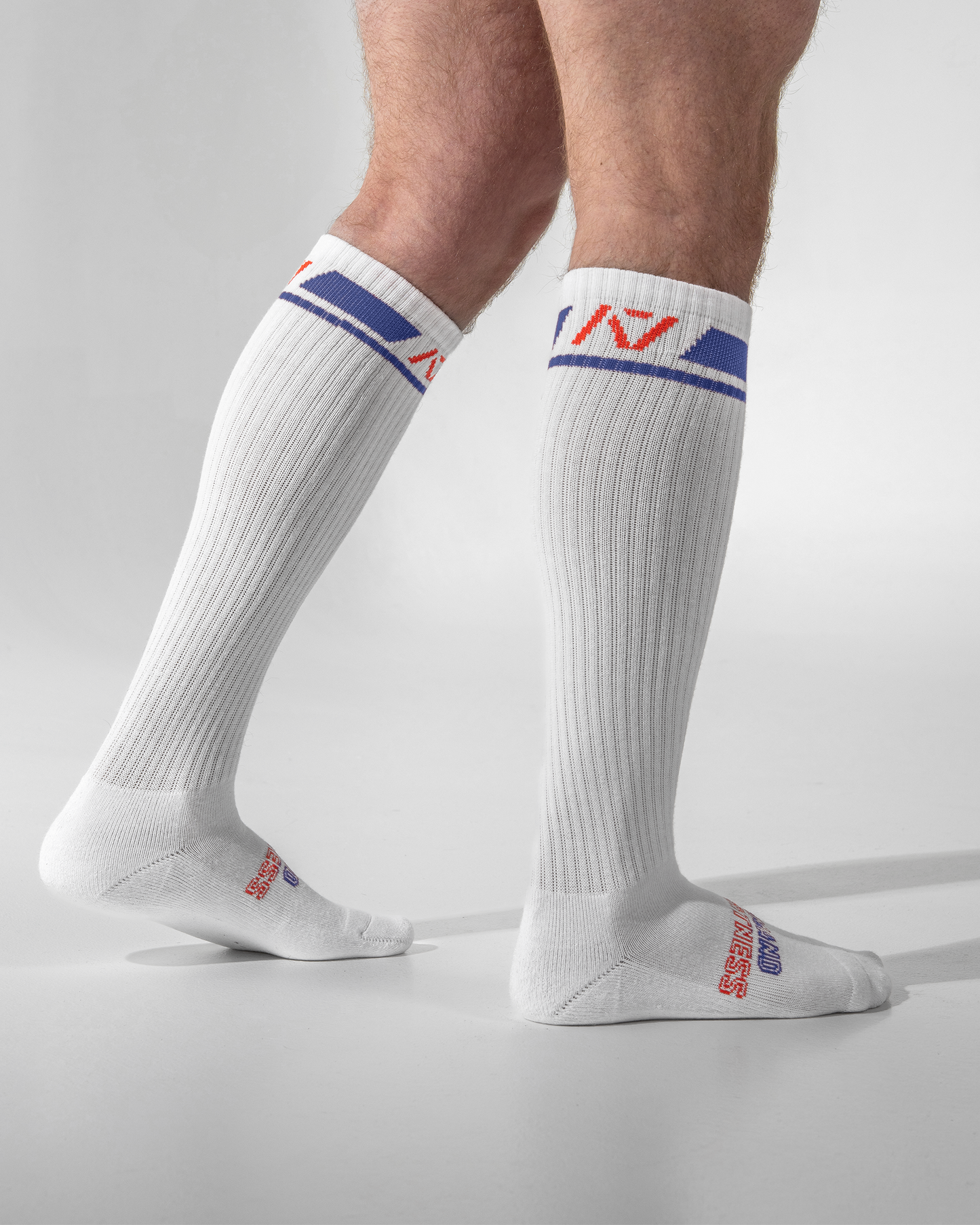 Why are long deadlift socks required in some competitions? - IPF Edition