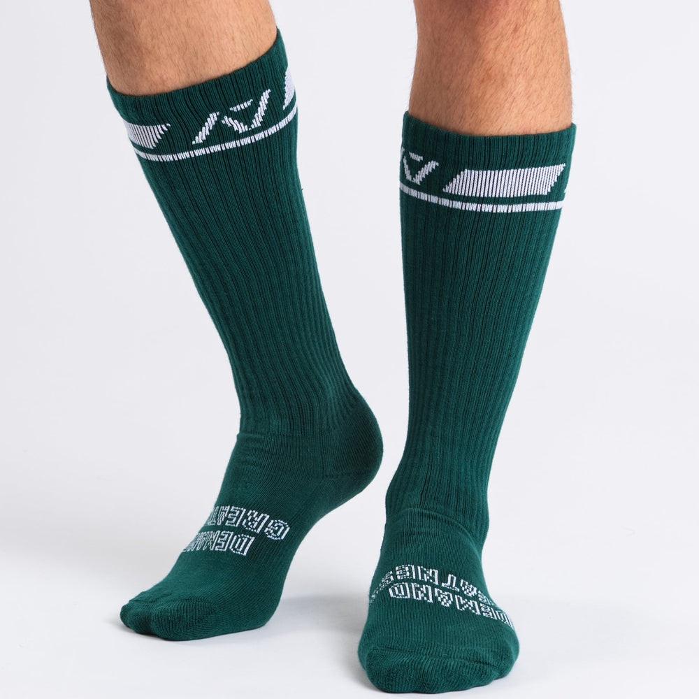 
                      
                        A7 Emerald Forás deadlift socks are designed specifically for pulls and keep your shins protected from scrapes. A7 deadlift socks are a perfect pair to wear in training or powerlifting competition. The A7 IPF Approved Kit includes Powerlifting Singlet, A7 Meet Shirt, A7 Zebra Wrist Wraps, A7 Deadlift Socks, Hourglass Knee Sleeves (Stiff Knee Sleeves and Rigor Mortis Knee Sleeves). All A7 Powerlifting Equipment shipping to UK, Norway, Switzerland and Iceland.
                      
                    