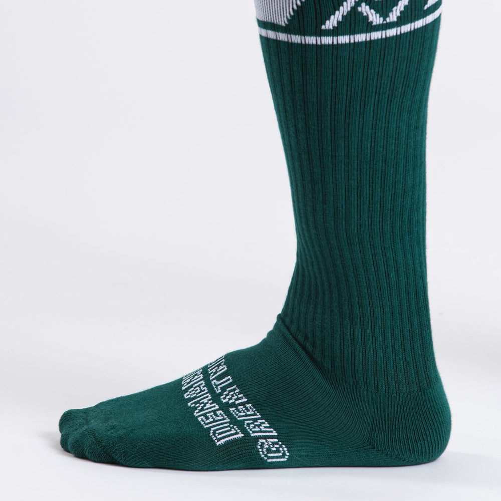 
                      
                        A7 Emerald Forás deadlift socks are designed specifically for pulls and keep your shins protected from scrapes. A7 deadlift socks are a perfect pair to wear in training or powerlifting competition. The A7 IPF Approved Kit includes Powerlifting Singlet, A7 Meet Shirt, A7 Zebra Wrist Wraps, A7 Deadlift Socks, Hourglass Knee Sleeves (Stiff Knee Sleeves and Rigor Mortis Knee Sleeves). All A7 Powerlifting Equipment shipping to UK, Norway, Switzerland and Iceland.
                      
                    