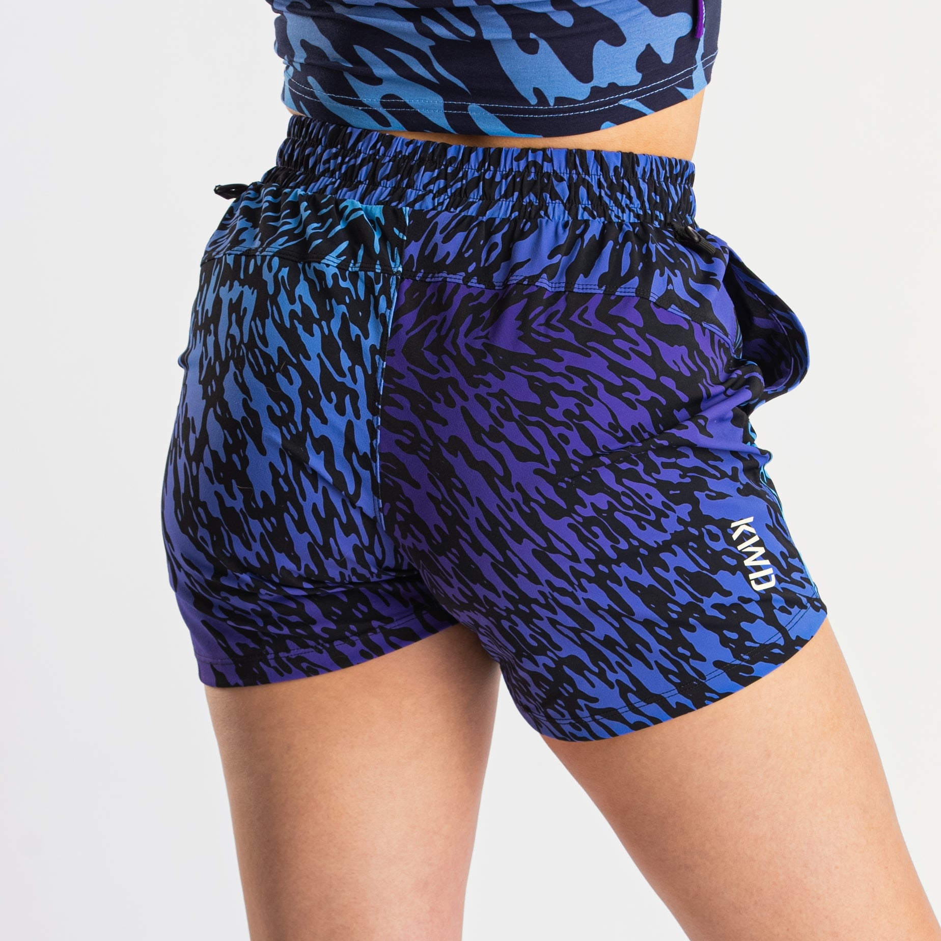 360GO was created to provide the flexibility for all movements in your training while offering comfort. These shorts offer 360 degrees of stretch in all angles and allow you to remain comfortable without limiting any movement in both training and life environments. Designed with a wide drawstring to easily adjust your waist without slipping. Purchase 360GO KWD Squat Shorts from A7 UK. All A7 Powerlifting Equipment shipping to UK, Norway, Switzerland and Iceland.