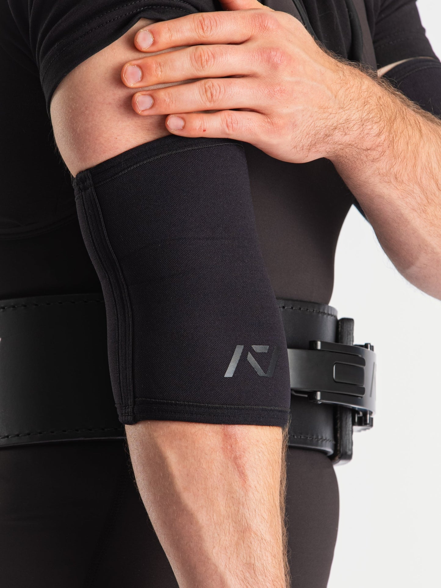 A7 Elbow Sleeves offer you even more support than before with the new and improved neoprene that we use in our Hourglass Knee Sleeves. These elbow sleeves provide support to the elbow joint, whilst allowing full range of motion. All A7 Powerlifting Equipment shipping to UK, Norway, Switzerland and Iceland. 