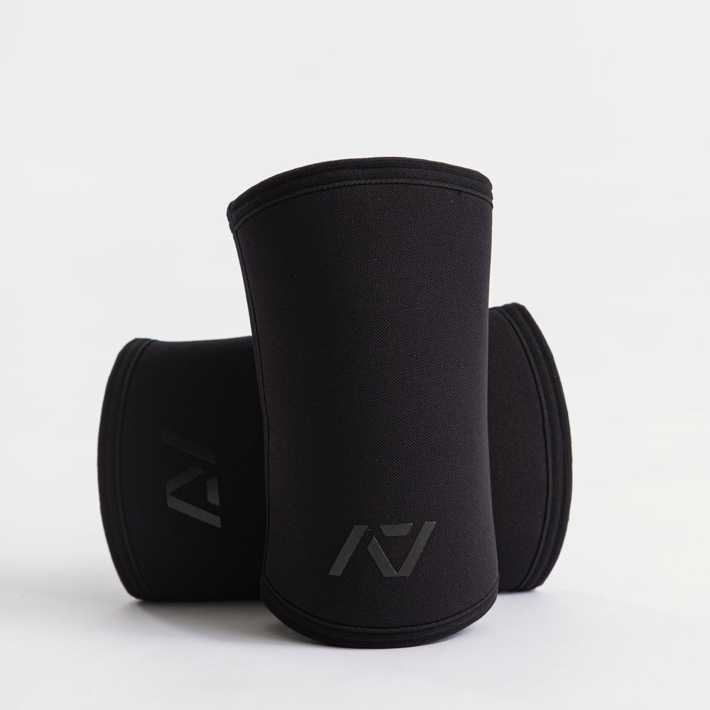 
                      
                        A7 Elbow Sleeves offer you even more support than before with the new and improved neoprene that we use in our Hourglass Knee Sleeves. These elbow sleeves provide support to the elbow joint, whilst allowing full range of motion. All A7 Powerlifting Equipment shipping to UK, Norway, Switzerland and Iceland. 
                      
                    