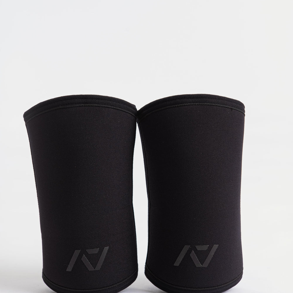 
                      
                        A7 Elbow Sleeves offer you even more support than before with the new and improved neoprene that we use in our Hourglass Knee Sleeves. These elbow sleeves provide support to the elbow joint, whilst allowing full range of motion. All A7 Powerlifting Equipment shipping to UK, Norway, Switzerland and Iceland. 
                      
                    