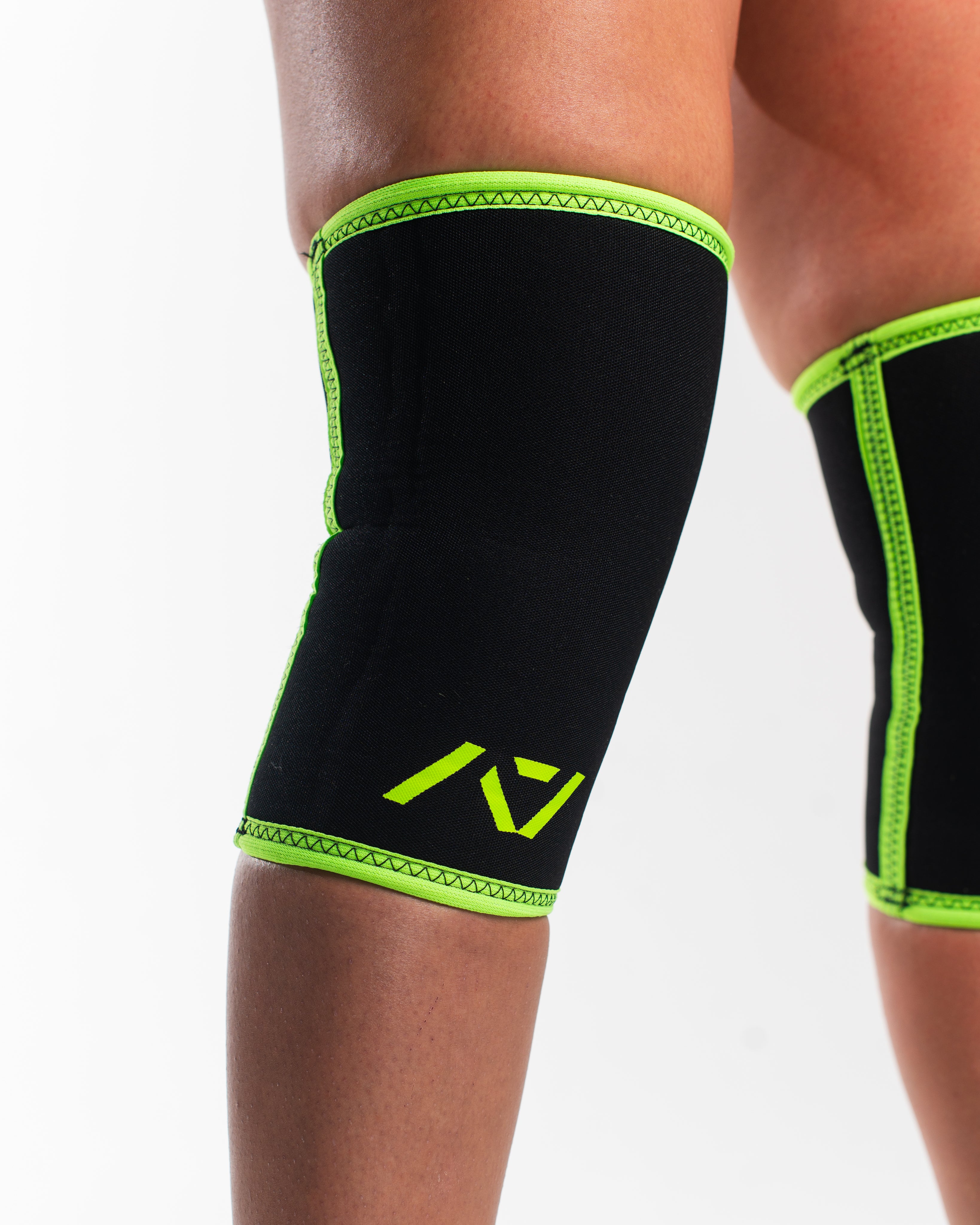 Hourglass Knee Sleeves - IPF Approved - Alien