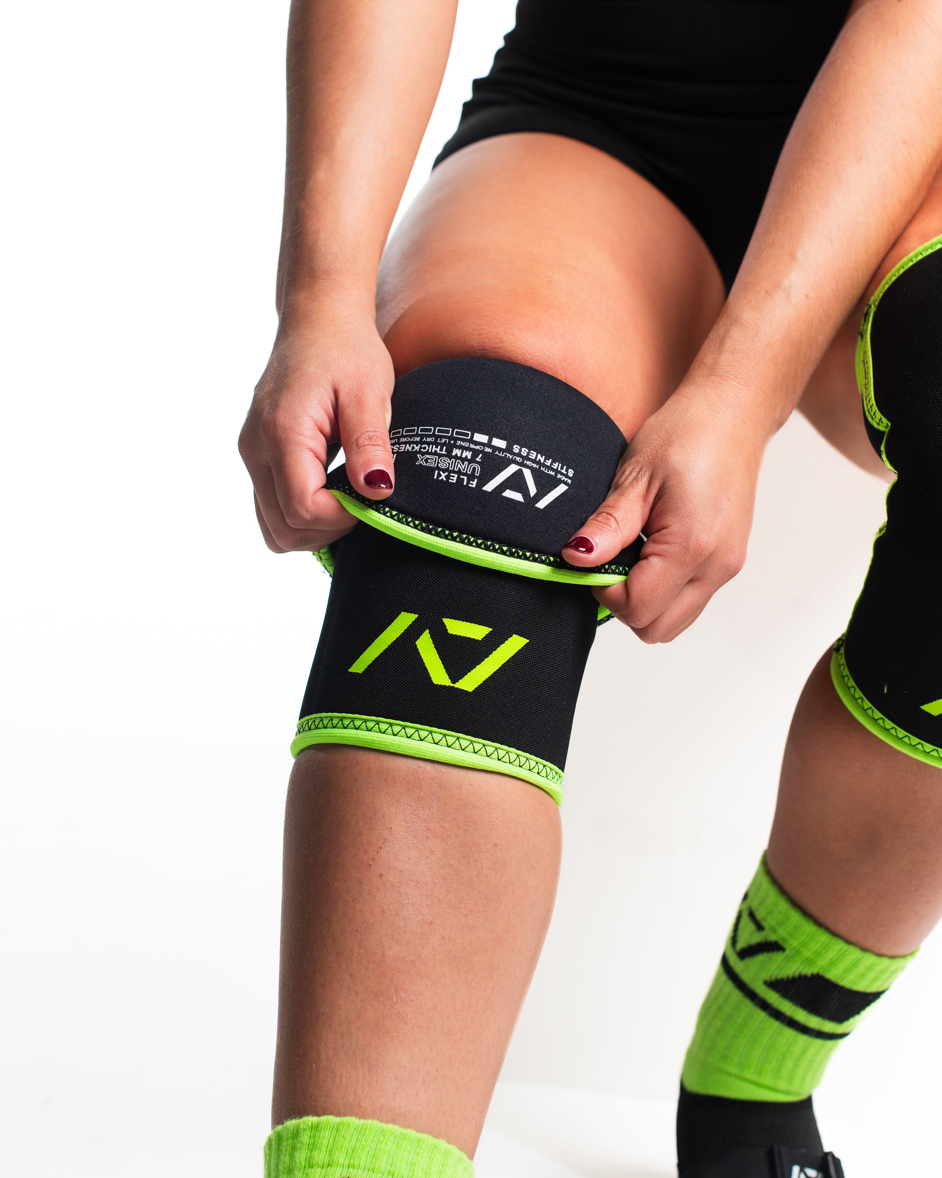 Hourglass Knee Sleeves - IPF Approved - Alien