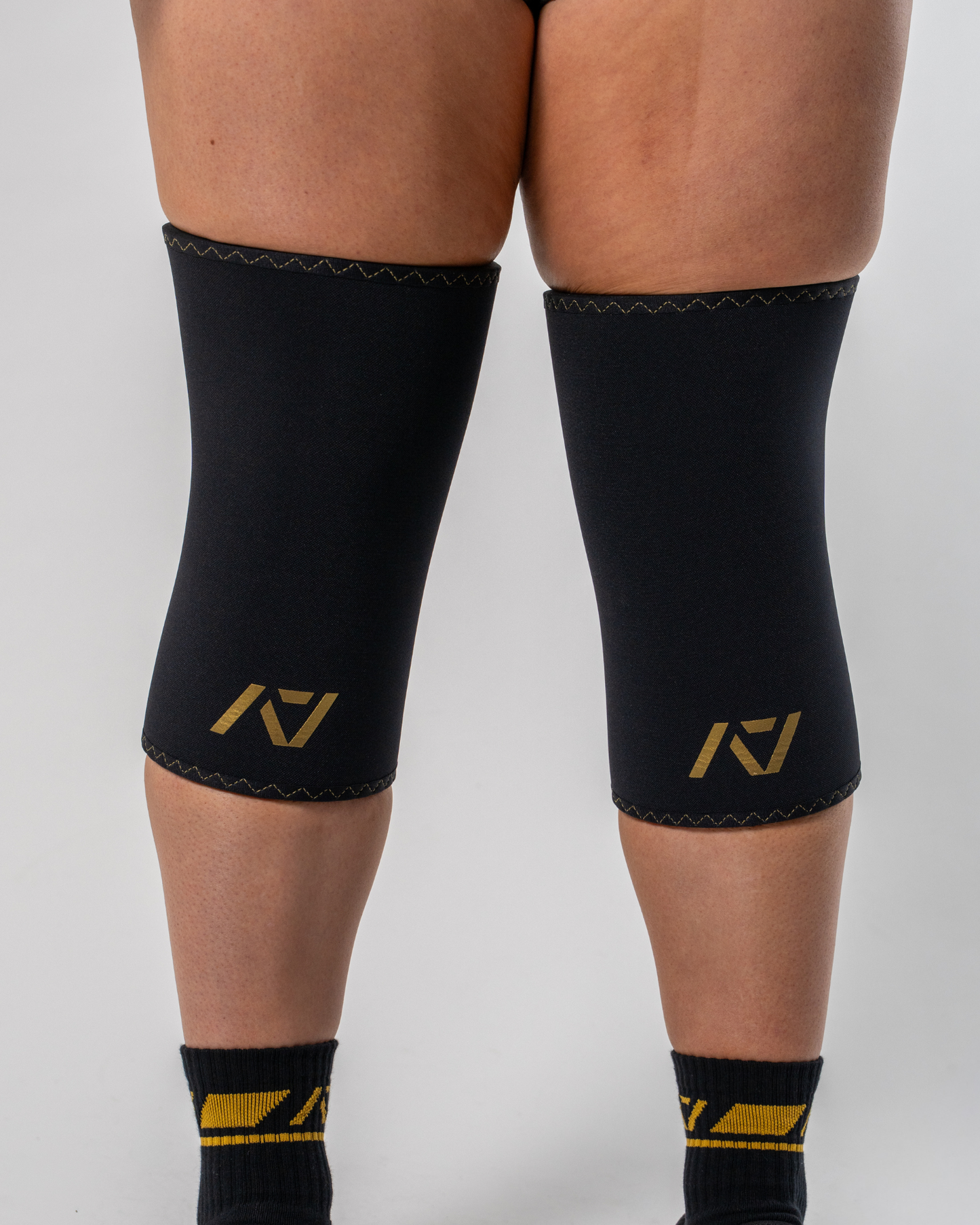 Hourglass Knee Sleeves - IPF Approved - Gold Standard
