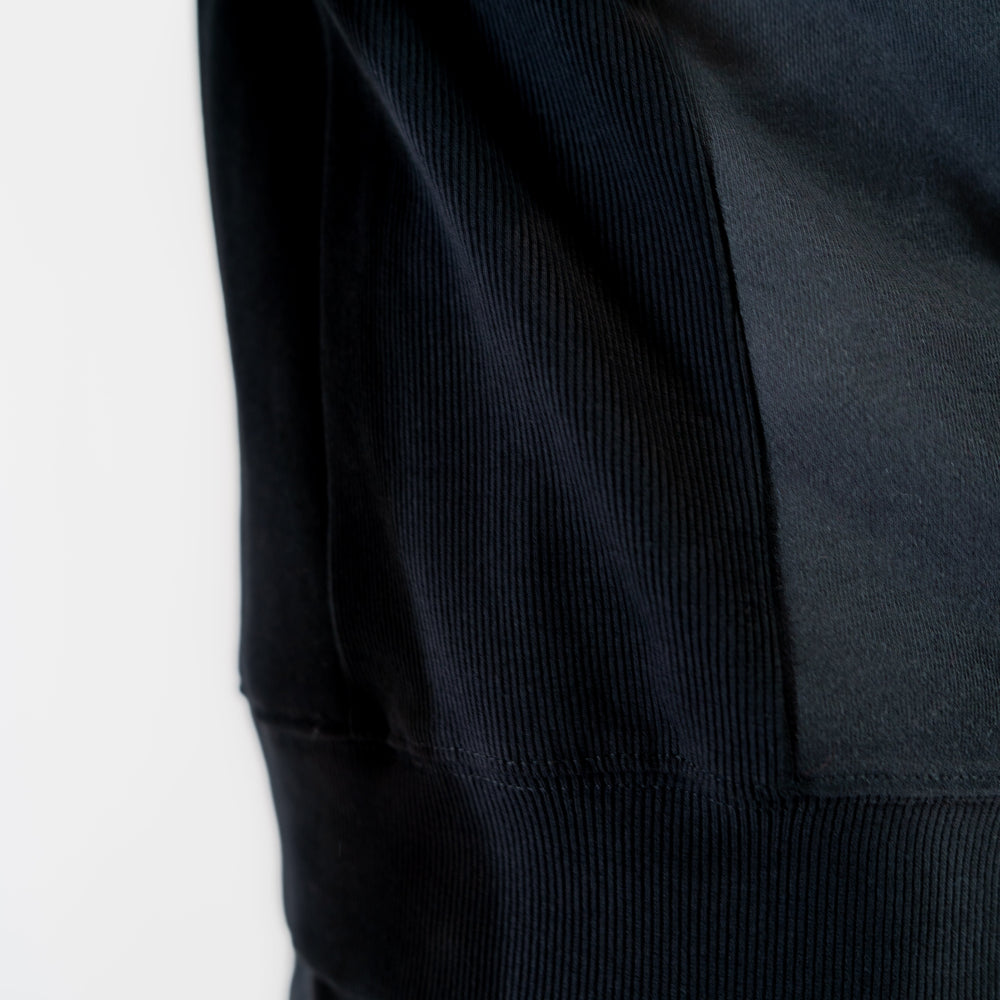 
                      
                        Made for the days when you need to stay warm without compromising mobility, the Unisex FLXcrw is built by athletes and designed for performance. All A7 Powerlifting Equipment shipping to UK, Norway, Switzerland and Iceland.
                      
                    