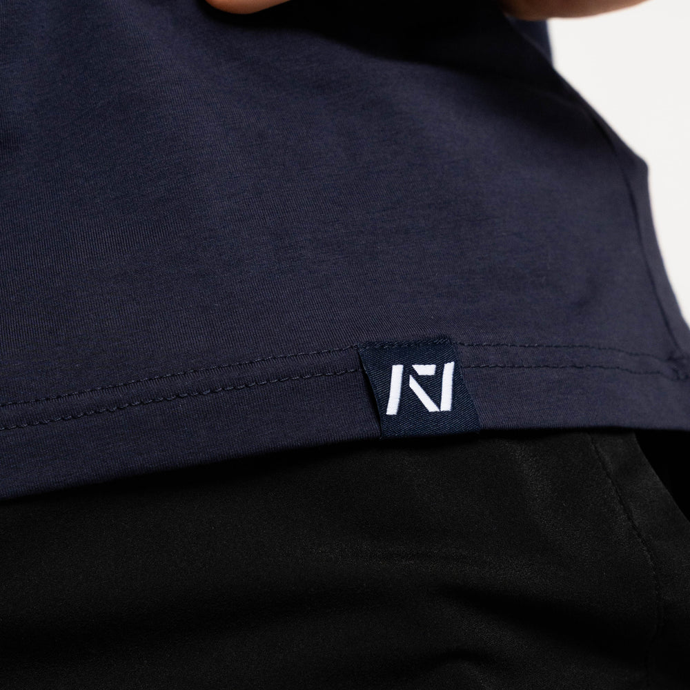 
                      
                        Whether pressing, pulling, squatting or any other variational movement the knurling is always there. The silicone bar grip helps with slippery commercial benches and bars and anchors the barbell to your back. All A7 Powerlifting Equipment shipping to UK, Norway, Switzerland and Iceland.
                      
                    