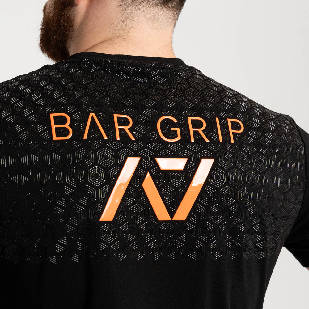 
                      
                        Whether pressing, pulling, squatting or any other variational movement the knurling is always there. The silicone bar grip helps with slippery commercial benches and bars and anchors the barbell to your back. All A7 Powerlifting Equipment shipping to UK, Norway, Switzerland and Iceland.
                      
                    