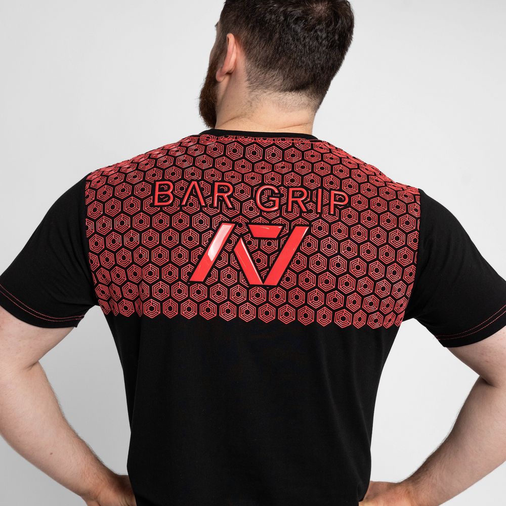 
                      
                        Whether pressing, pulling, squatting or any other variational movement the knurling is always there. The silicone bar grip helps with slippery commercial benches and bars and anchors the barbell to your back. All A7 Powerlifting Equipment shipping to UK, Norway, Switzerland and Iceland.
                      
                    