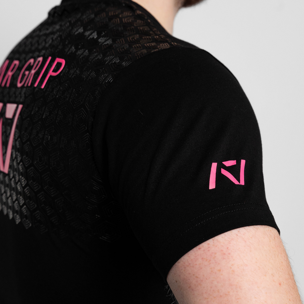 
                      
                        Whether pressing, pulling, squatting or any other variational movement the knurling is always there. The silicone bar grip helps with slippery commercial benches and bars and anchors the barbell to your back. All A7 Powerlifting Equipment shipping to UK, Norway, Switzerland and Iceland.
                      
                    