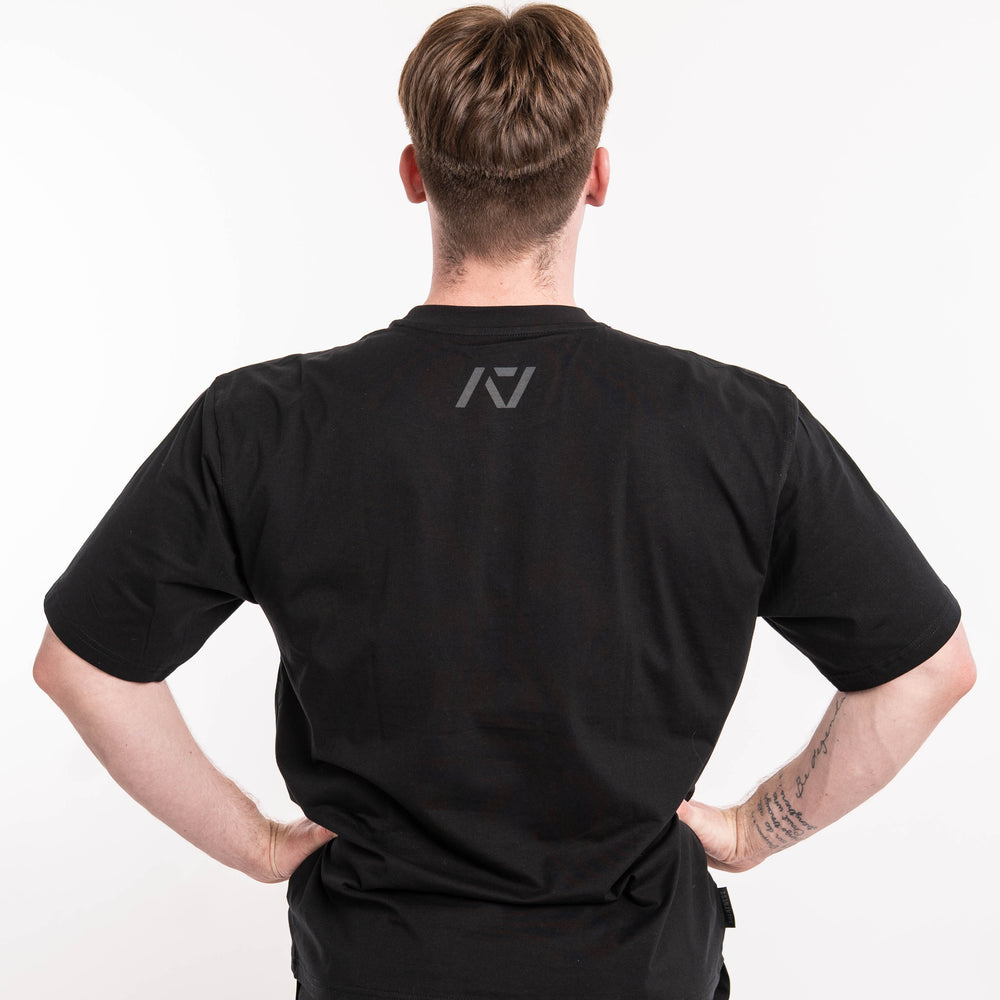 The path of the Samurai mirrors the Powerlifter’s journey, rooted in discipline, courage, and unwavering resolve. Through focused training and the pursuit of mastery, we embody the way of the warrior. Every lift becomes a testament to our perseverance as we rise to Demand Greatness through our next PRs. All A7 Powerlifting Equipment shipping to UK, Norway, Switzerland and Iceland.