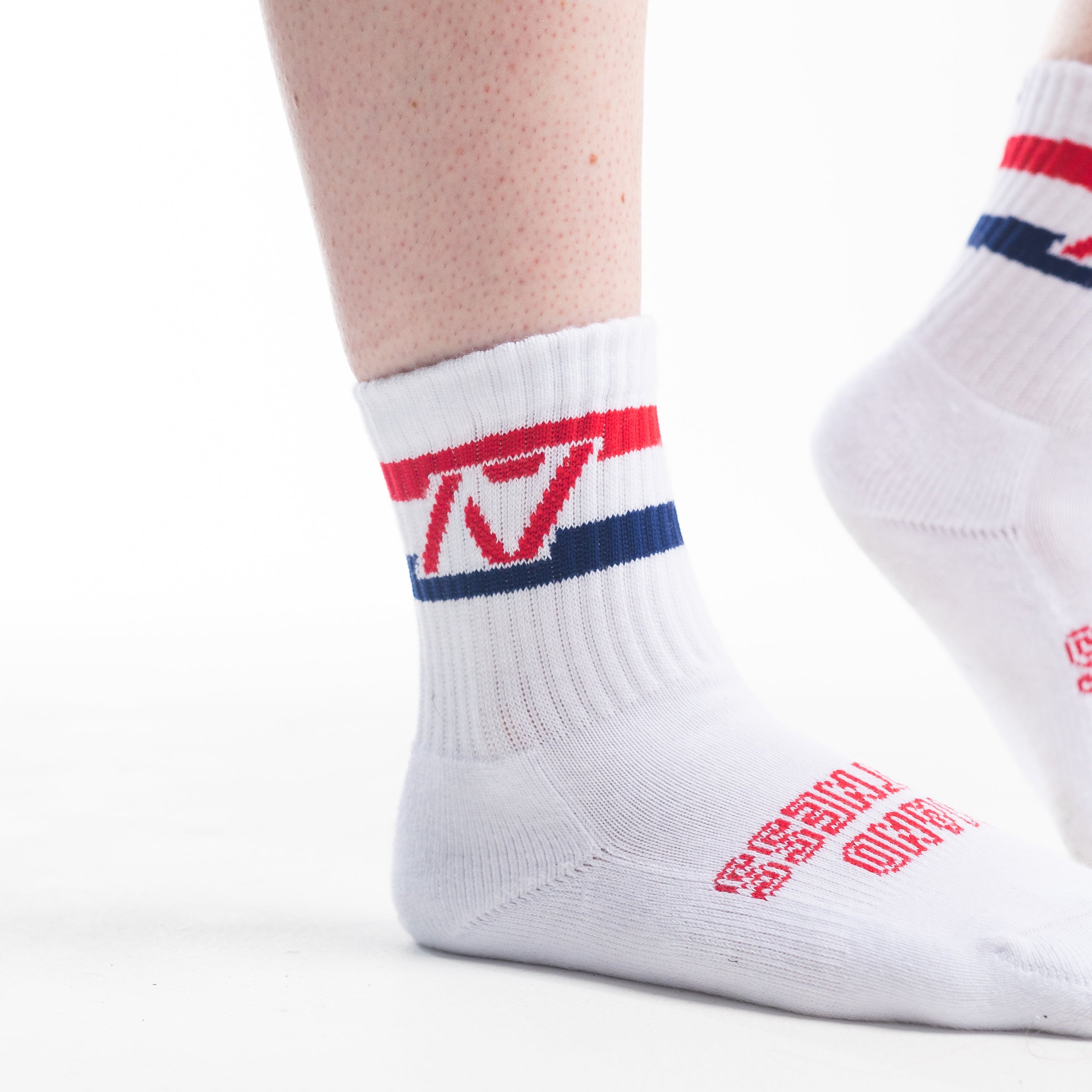 A7 RWB Crew socks showcase red, white and blue logos and let your energy show on the platform, in your training or while out and about. The IPF Approved Night Light Meet Kit includes Powerlifting Singlet, A7 Meet Shirt, A7 Zebra Wrist Wraps, A7 Deadlift Socks, Hourglass Knee Sleeves (Stiff Knee Sleeves and Rigor Mortis Knee Sleeves). All A7 Powerlifting Equipment shipping to UK, Norway, Switzerland 