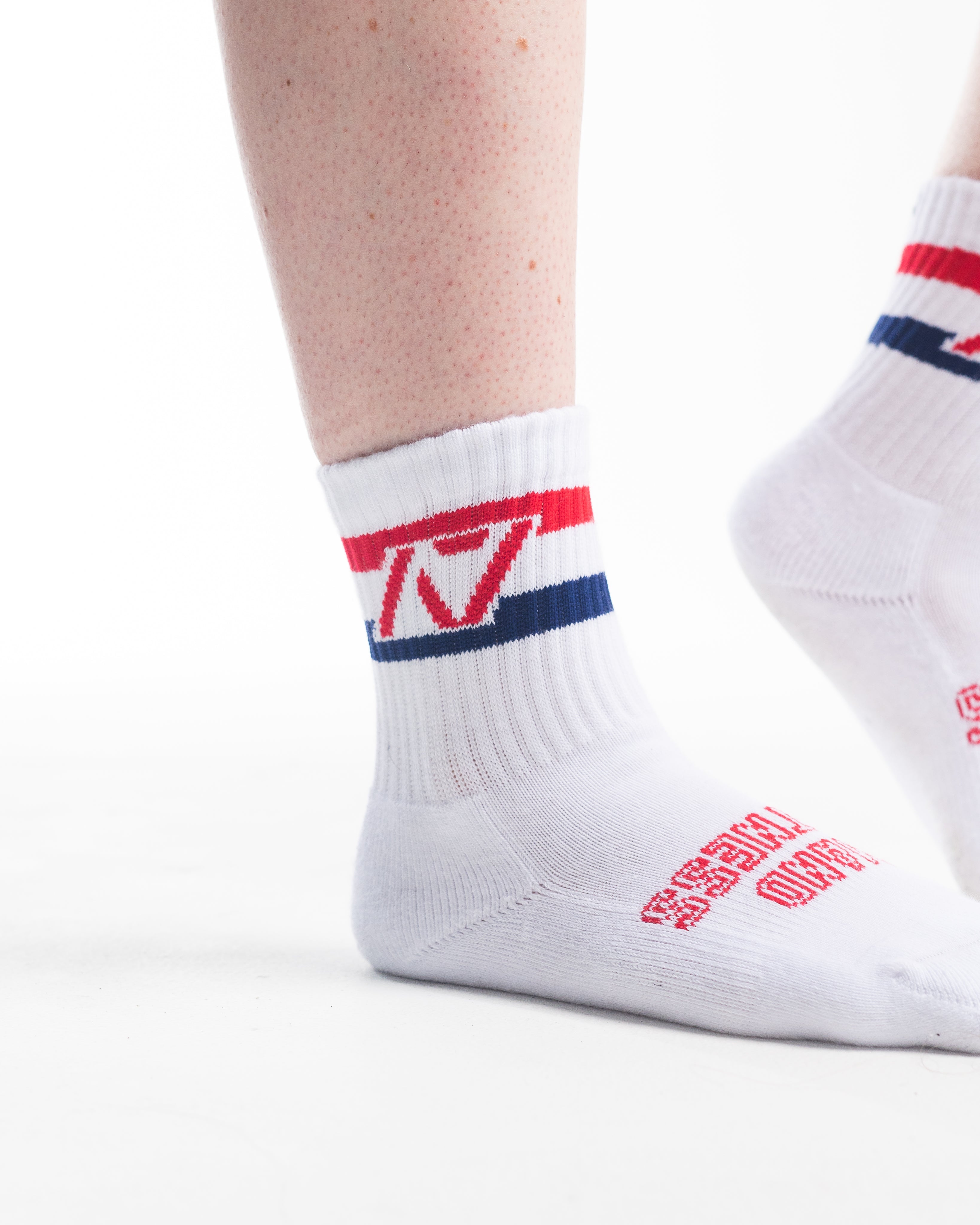 A7 RWB Crew socks showcase red, white and blue logos and let your energy show on the platform, in your training or while out and about. The IPF Approved Night Light Meet Kit includes Powerlifting Singlet, A7 Meet Shirt, A7 Zebra Wrist Wraps, A7 Deadlift Socks, Hourglass Knee Sleeves (Stiff Knee Sleeves and Rigor Mortis Knee Sleeves). All A7 Powerlifting Equipment shipping to UK, Norway, Switzerland 