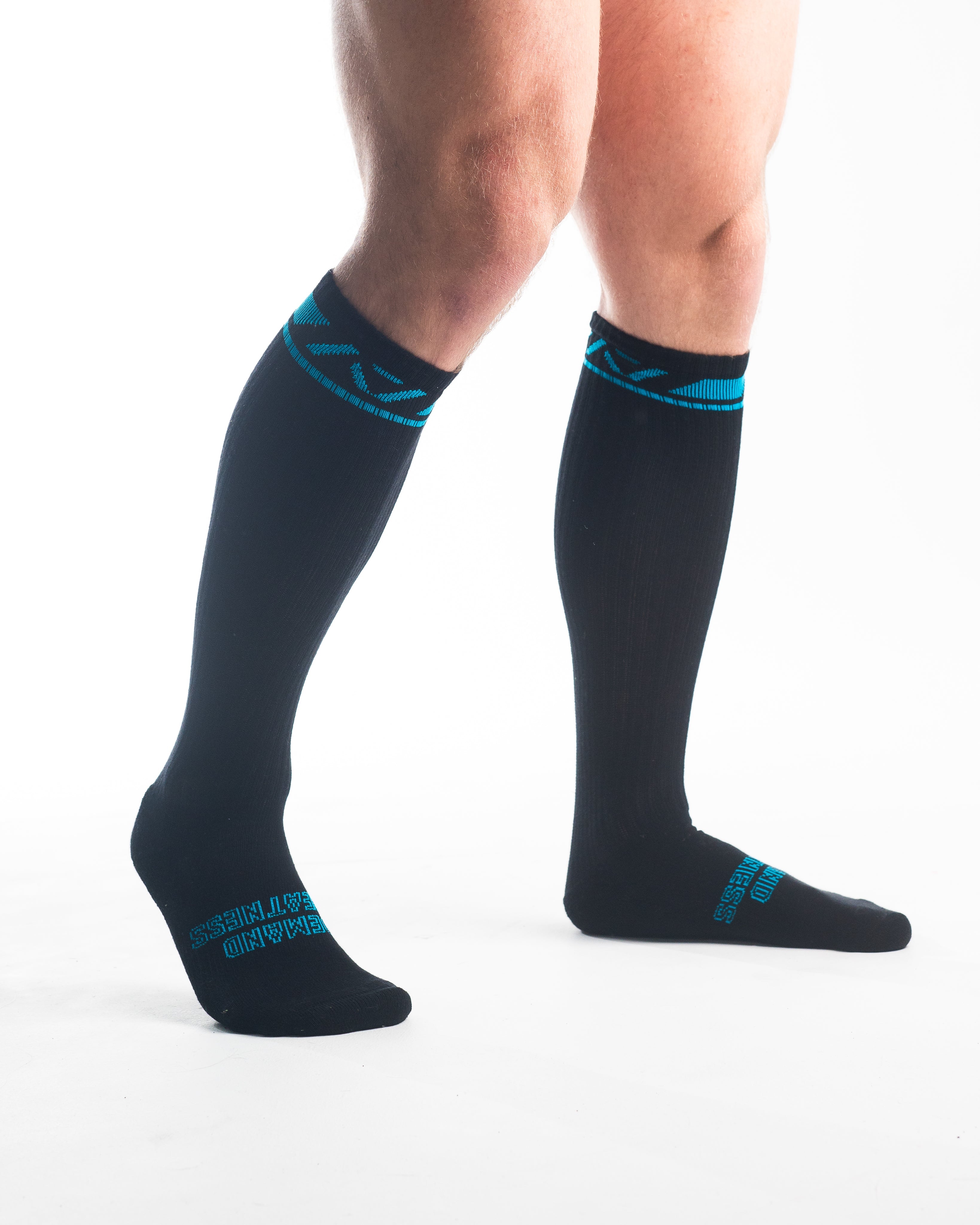 A7 Azul Deadlift socks are designed specifically for pulls and keep your shins protected from scrapes. A7 deadlift socks are a perfect pair to wear in training or powerlifting competition. The IPF Approved Kit includes Powerlifting Singlet, A7 Meet Shirt, A7 Zebra Wrist Wraps, A7 Deadlift Socks, Hourglass Knee Sleeves (Stiff Knee Sleeves and Rigor Mortis Knee Sleeves). All A7 Powerlifting Equipment shipping to UK, Norway, Switzerland and Iceland.