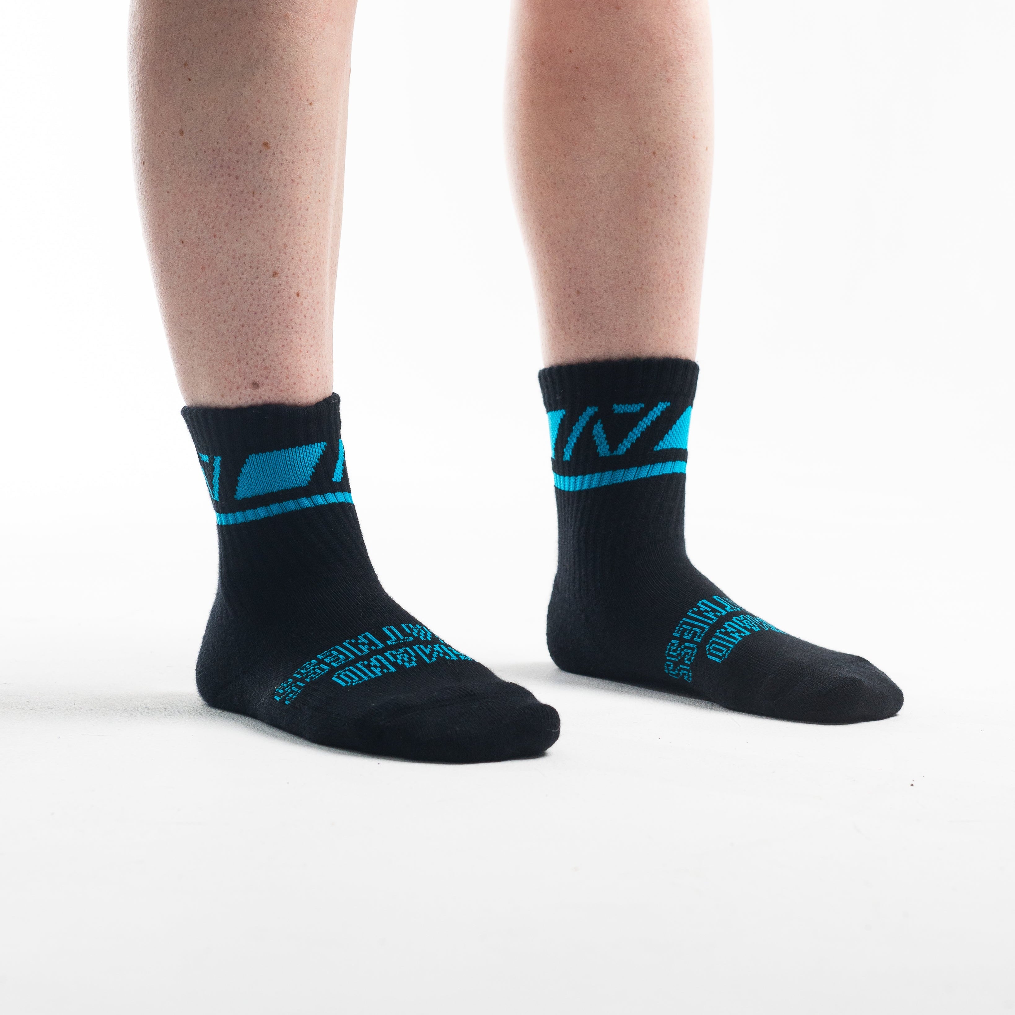 A7 Azul Crew socks showcase blue logos and let your energy show on the platform, in your training or while out and about. The IPF Approved Azul Meet Kit includes Powerlifting Singlet, A7 Meet Shirt, A7 Deadlift Socks. All A7 Powerlifting Equipment shipping to UK, Norway, Switzerland and Iceland.