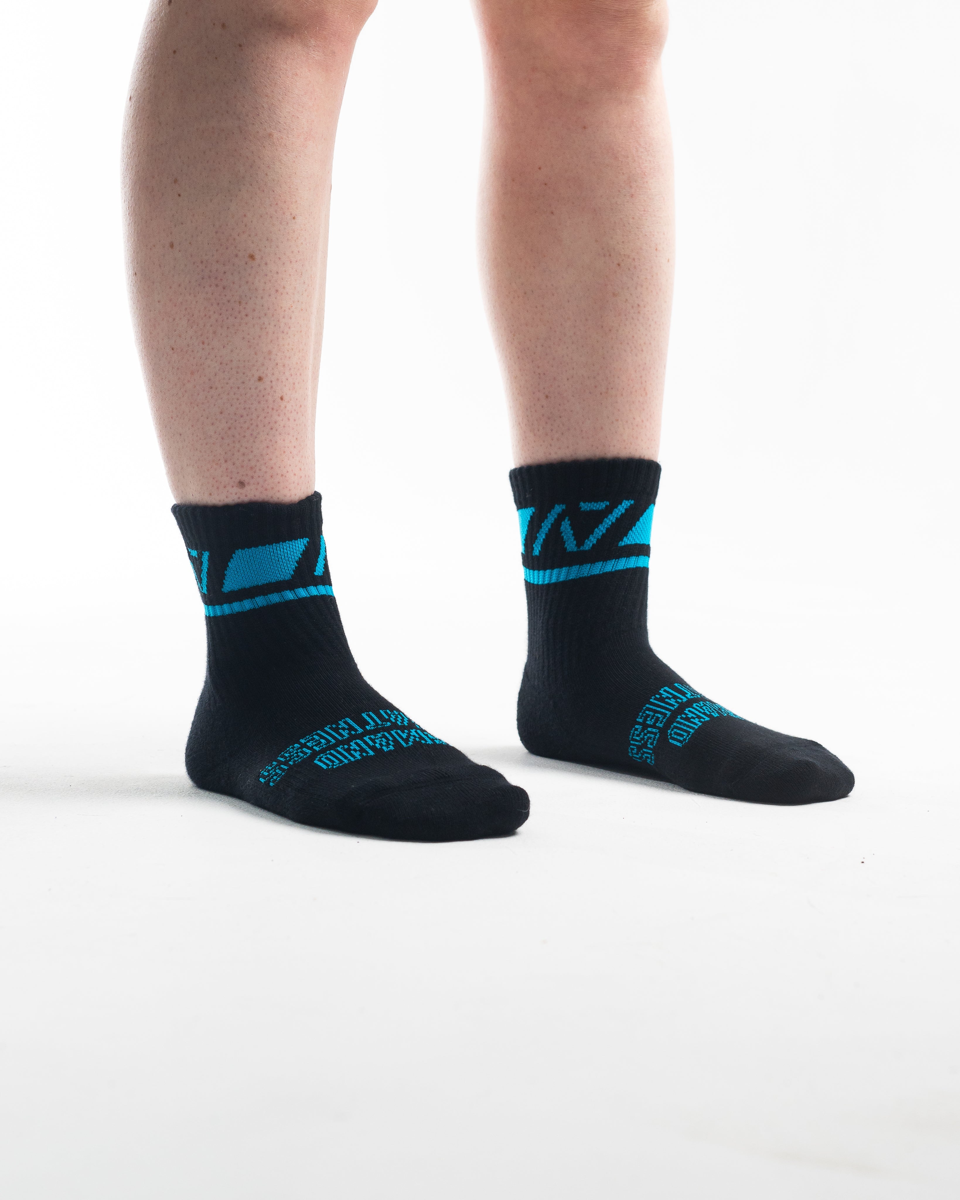 A7 Azul Crew socks showcase blue logos and let your energy show on the platform, in your training or while out and about. The IPF Approved Azul Meet Kit includes Powerlifting Singlet, A7 Meet Shirt, A7 Deadlift Socks. All A7 Powerlifting Equipment shipping to UK, Norway, Switzerland and Iceland.