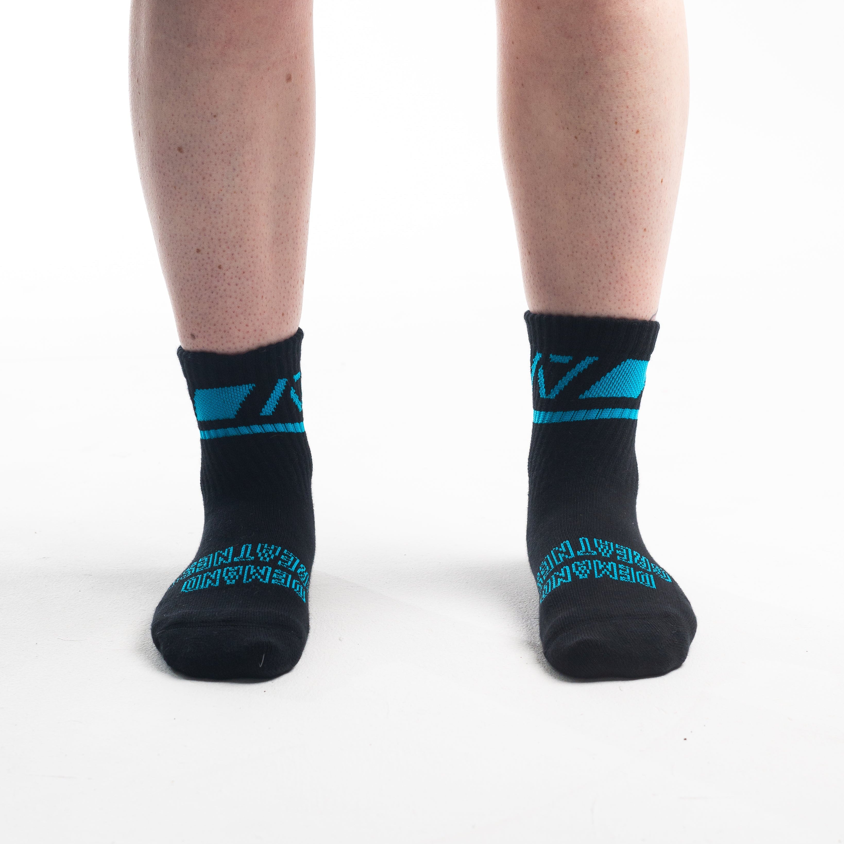 A7 Azul Crew socks showcase blue logos and let your energy show on the platform, in your training or while out and about. The IPF Approved Azul Meet Kit includes Powerlifting Singlet, A7 Meet Shirt, A7 Deadlift Socks. All A7 Powerlifting Equipment shipping to UK, Norway, Switzerland and Iceland.