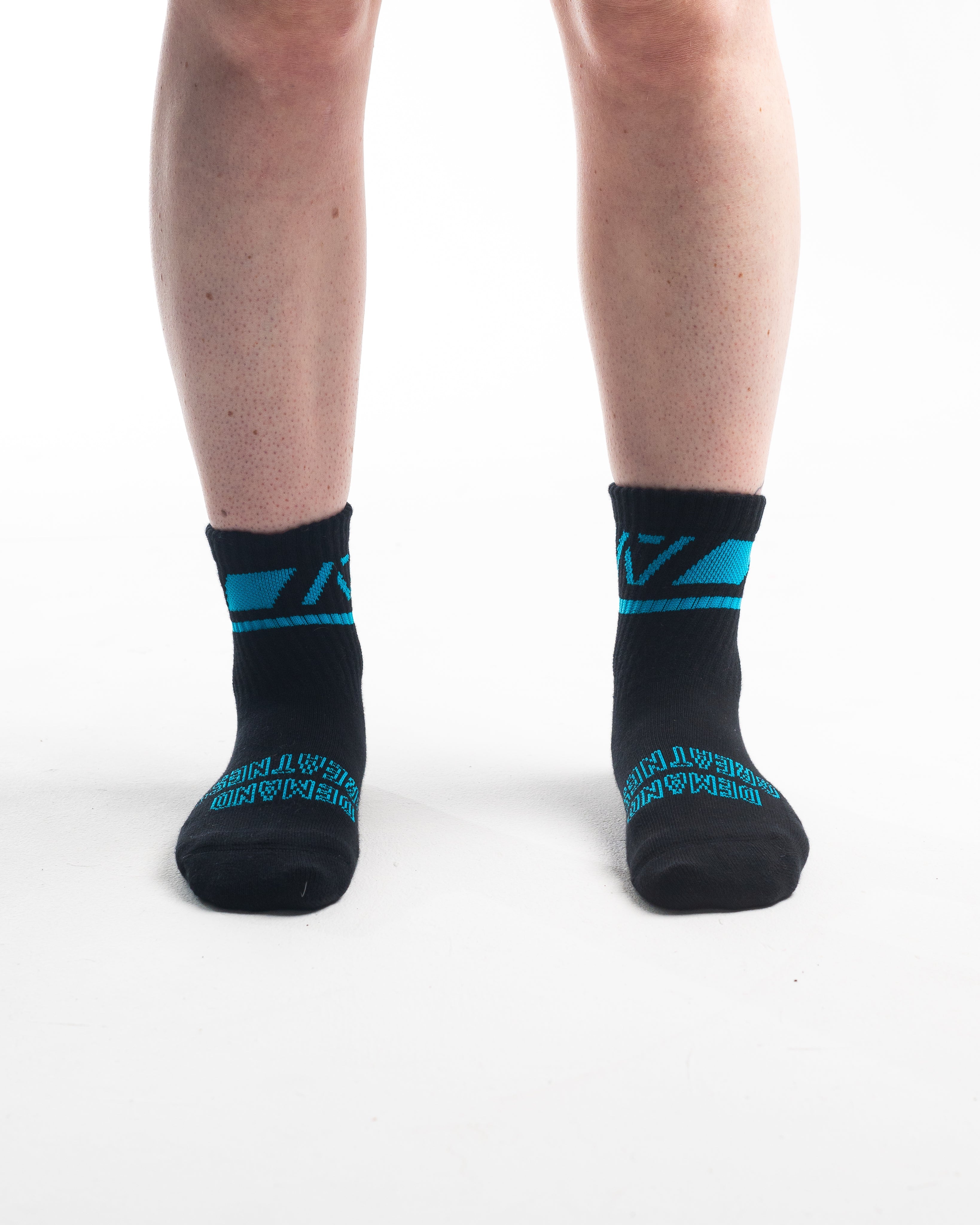 A7 Azul Crew socks showcase blue logos and let your energy show on the platform, in your training or while out and about. The IPF Approved Azul Meet Kit includes Powerlifting Singlet, A7 Meet Shirt, A7 Deadlift Socks. All A7 Powerlifting Equipment shipping to UK, Norway, Switzerland and Iceland.