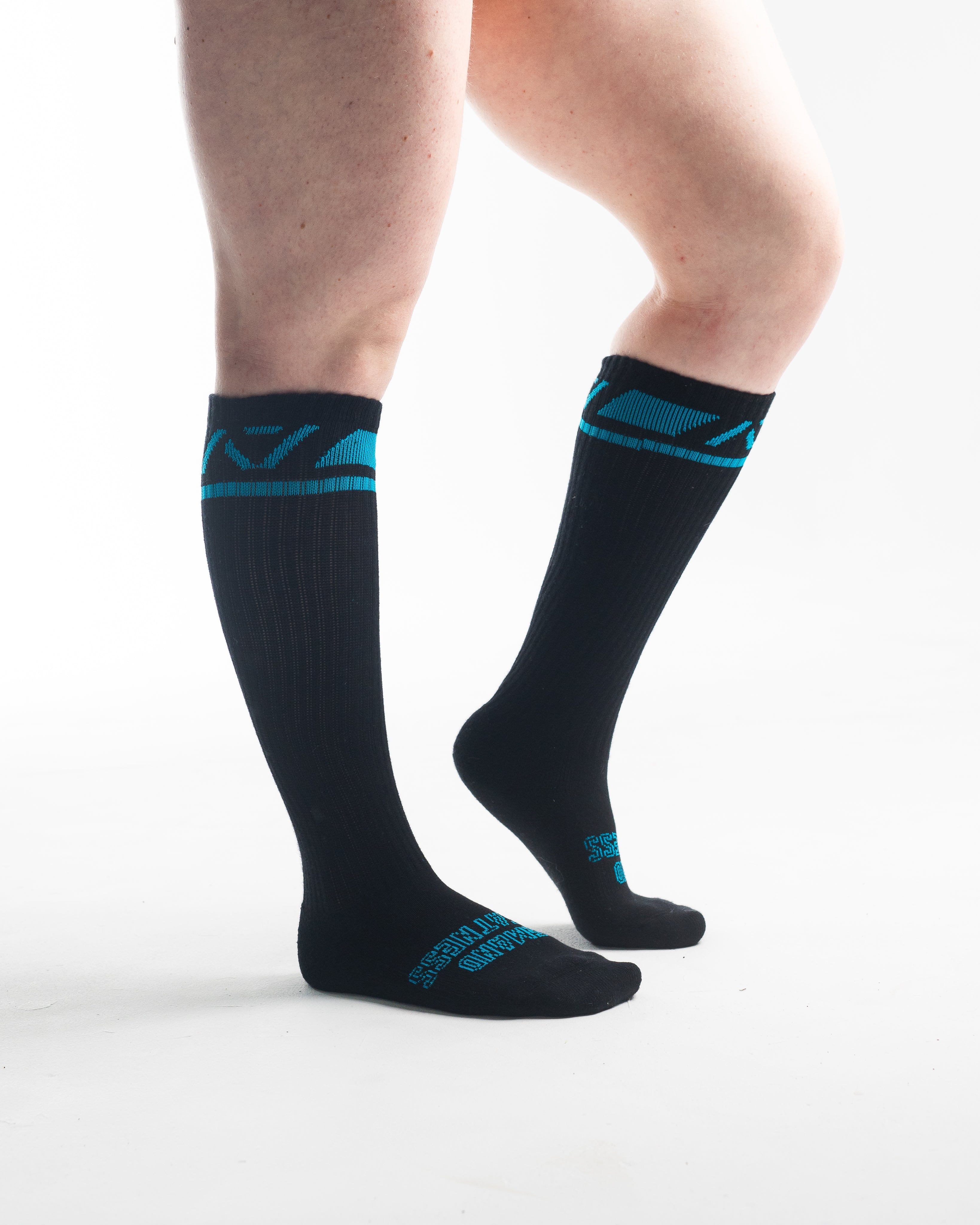 A7 Azul Deadlift socks are designed specifically for pulls and keep your shins protected from scrapes. A7 deadlift socks are a perfect pair to wear in training or powerlifting competition. The IPF Approved Kit includes Powerlifting Singlet, A7 Meet Shirt, A7 Zebra Wrist Wraps, A7 Deadlift Socks, Hourglass Knee Sleeves (Stiff Knee Sleeves and Rigor Mortis Knee Sleeves). All A7 Powerlifting Equipment shipping to UK, Norway, Switzerland and Iceland.