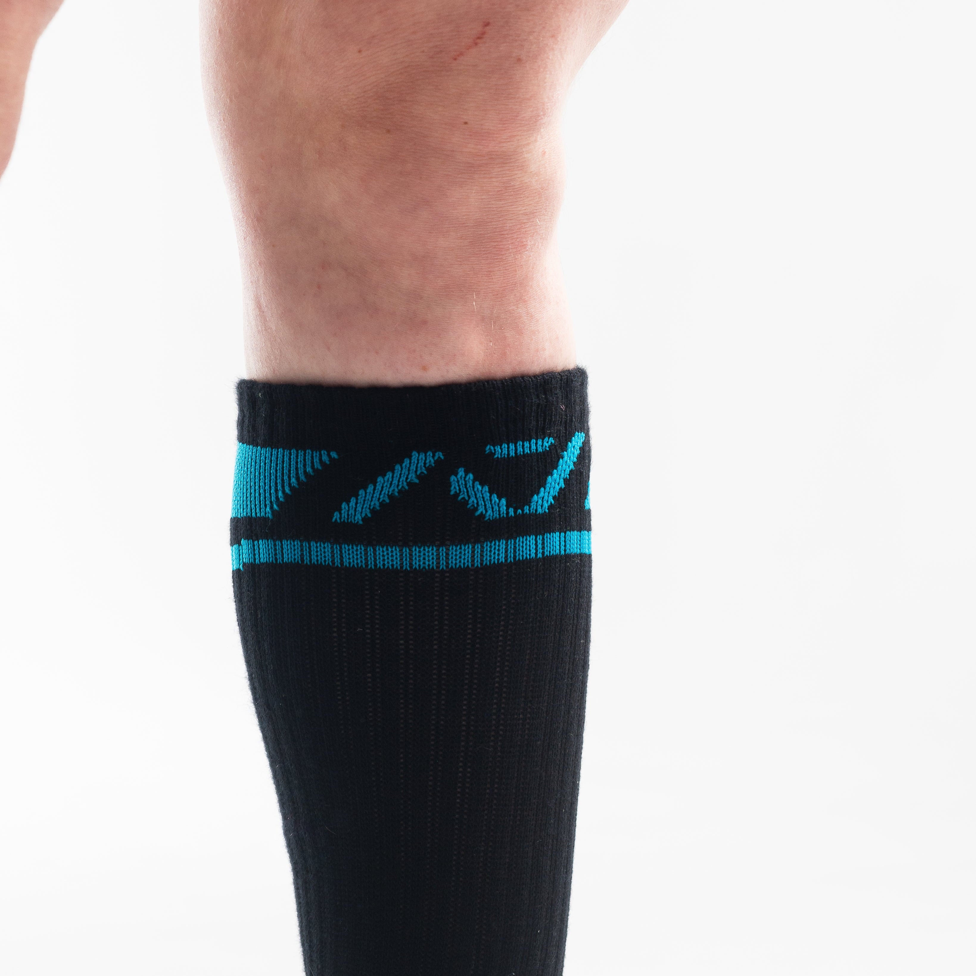 A7 Azul Deadlift socks are designed specifically for pulls and keep your shins protected from scrapes. A7 deadlift socks are a perfect pair to wear in training or powerlifting competition. The IPF Approved Kit includes Powerlifting Singlet, A7 Meet Shirt, A7 Zebra Wrist Wraps, A7 Deadlift Socks, Hourglass Knee Sleeves (Stiff Knee Sleeves and Rigor Mortis Knee Sleeves). All A7 Powerlifting Equipment shipping to UK, Norway, Switzerland and Iceland.