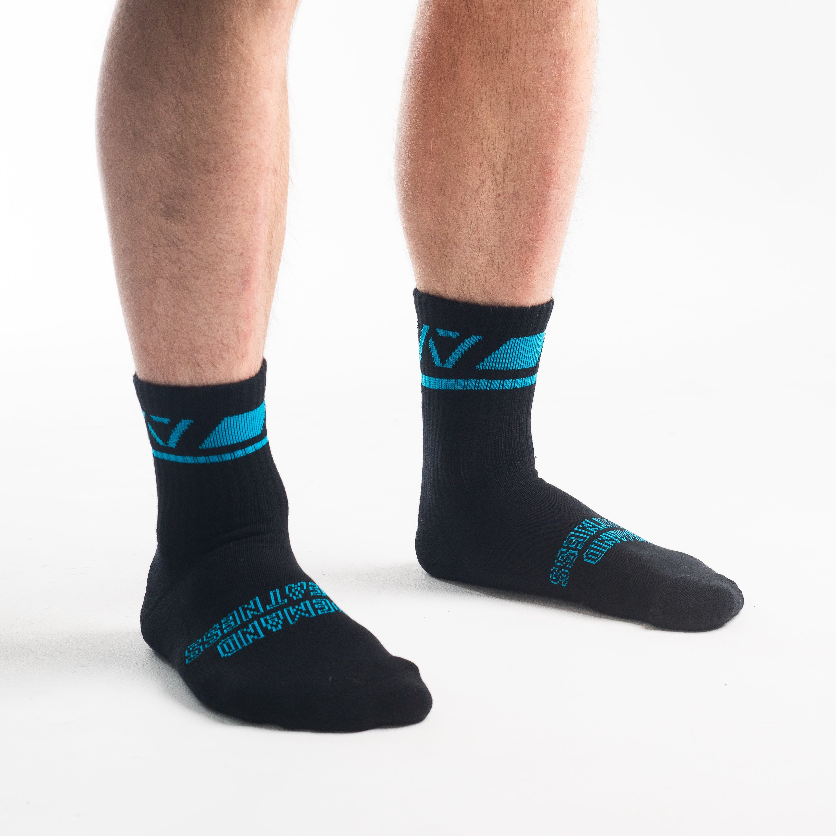 A7 Azul Crew socks showcase blue logos and let your energy show on the platform, in your training or while out and about. The IPF Approved Azul Meet Kit includes Powerlifting Singlet, A7 Meet Shirt, A7 Deadlift Socks. All A7 Powerlifting Equipment shipping to UK, Norway, Switzerland and Iceland.