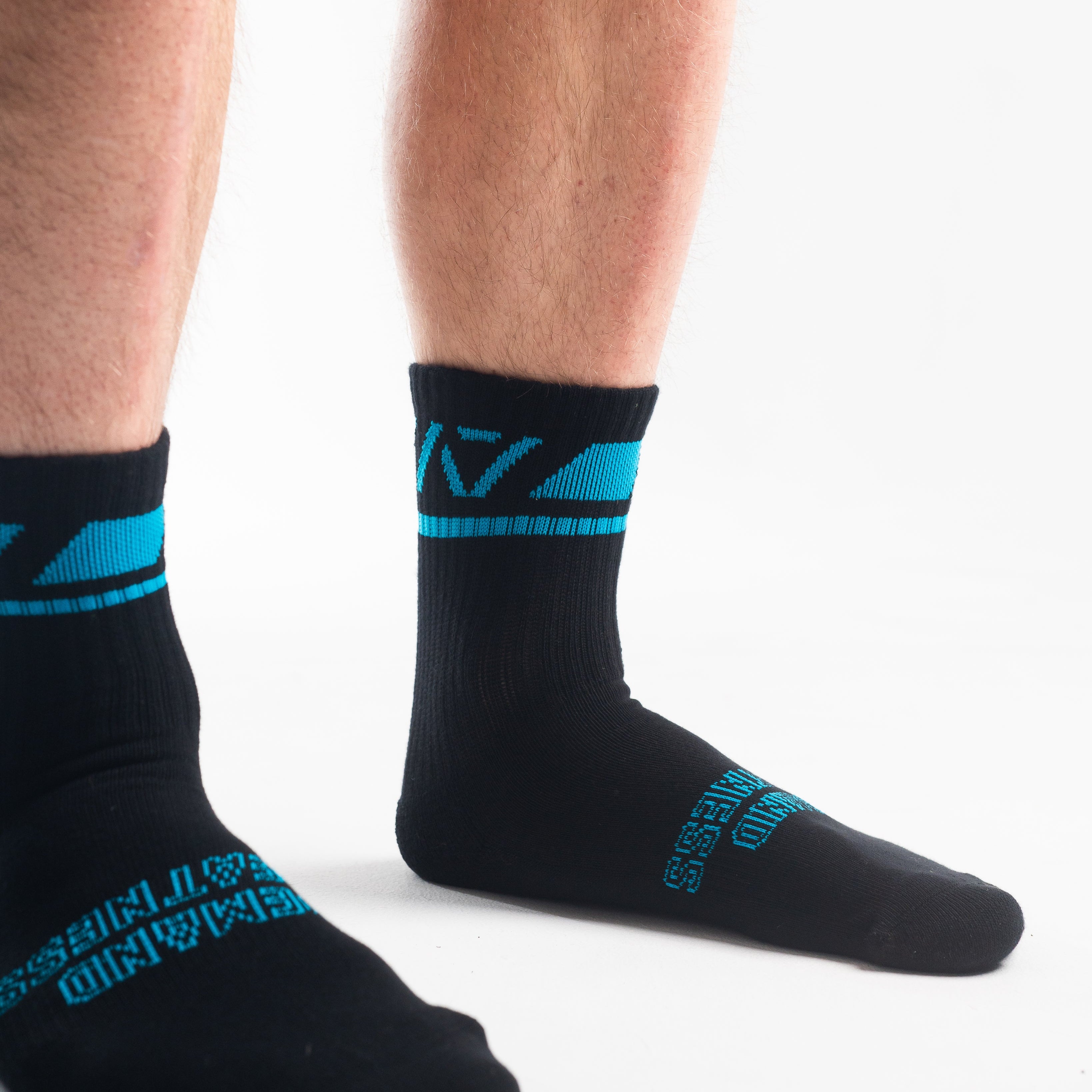 A7 Azul Crew socks showcase blue logos and let your energy show on the platform, in your training or while out and about. The IPF Approved Azul Meet Kit includes Powerlifting Singlet, A7 Meet Shirt, A7 Deadlift Socks. All A7 Powerlifting Equipment shipping to UK, Norway, Switzerland and Iceland.