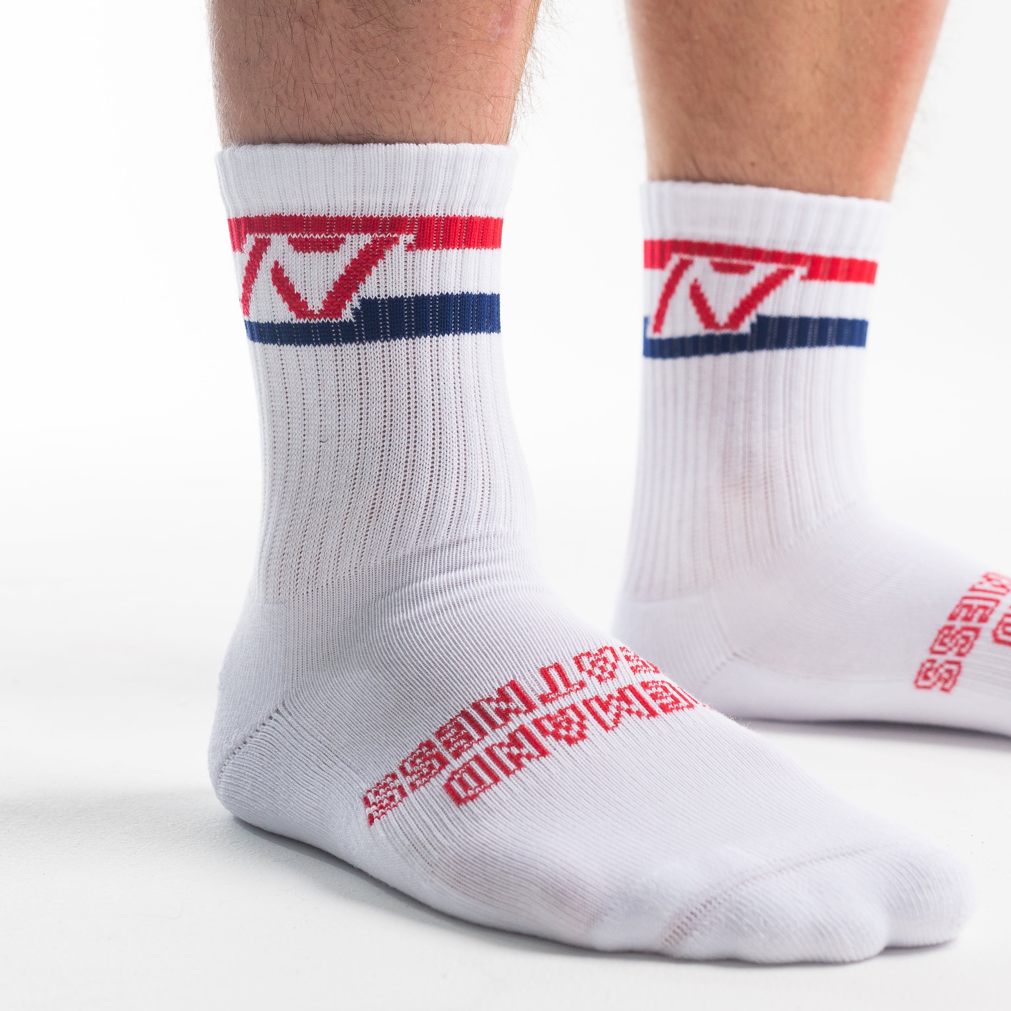 A7 RWB Crew socks showcase red, white and blue logos and let your energy show on the platform, in your training or while out and about. The IPF Approved Night Light Meet Kit includes Powerlifting Singlet, A7 Meet Shirt, A7 Zebra Wrist Wraps, A7 Deadlift Socks, Hourglass Knee Sleeves (Stiff Knee Sleeves and Rigor Mortis Knee Sleeves). All A7 Powerlifting Equipment shipping to UK, Norway, Switzerland 