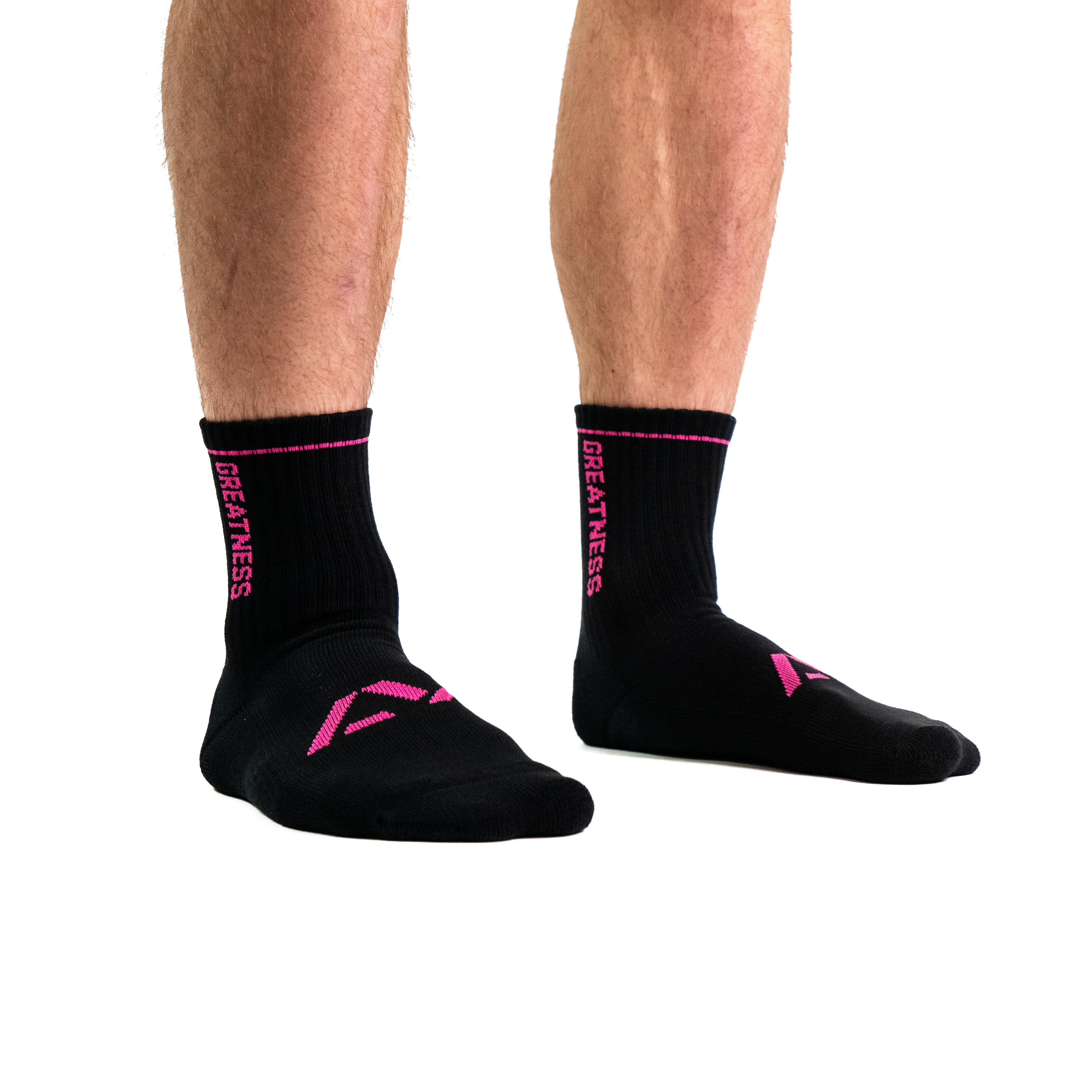 Standout from the crowd in our Pink Crew socks and let your energy show on the platform, in your training or while out and about. 