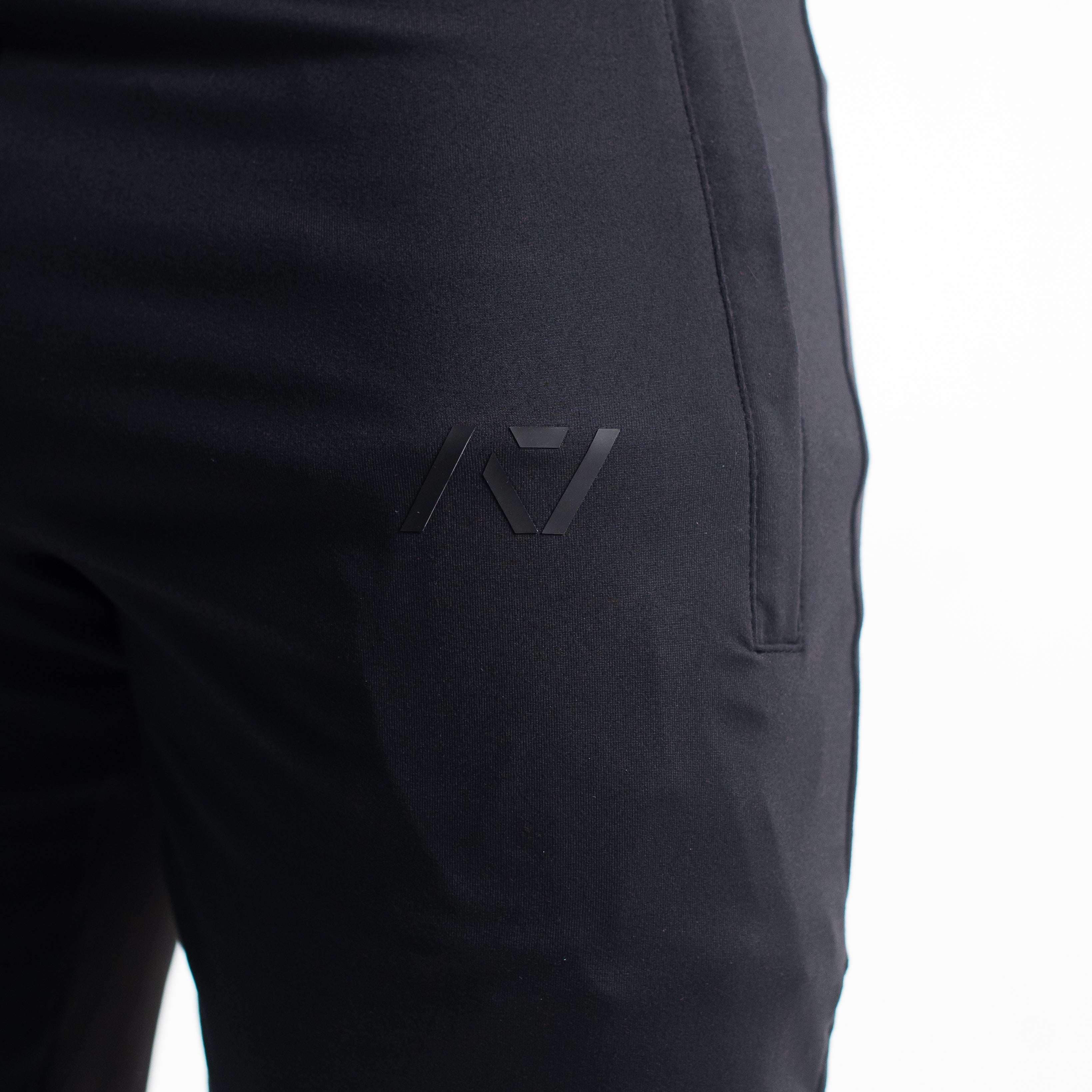 Defy joggers are just as comfortable in the gym as they are going out. These are made with premium moisture-wicking 4-way-stretch material for greater range of motion. These are a great fit for both men and women and offer deep zippered pockets and tapered leg design. Purchase Stealth Defy Joggers from A7 UK shipping to UK or A7 Europe shipping to EU.