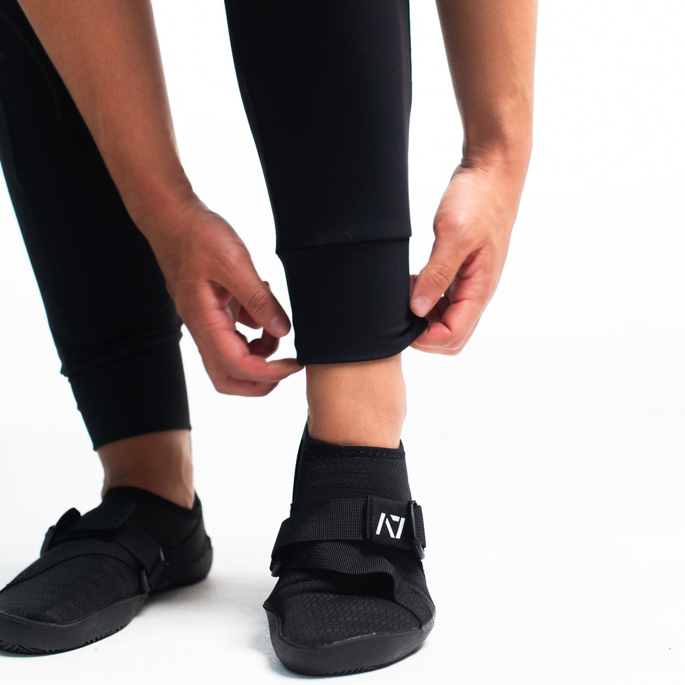 
                      
                        Defy joggers are just as comfortable in the gym as they are going out. These are made with premium moisture-wicking 4-way-stretch material for greater range of motion. These are a great fit for both men and women and offer deep zippered pockets and tapered leg design. Purchase Stealth Defy Joggers from A7 UK shipping to UK or A7 Europe shipping to EU.
                      
                    