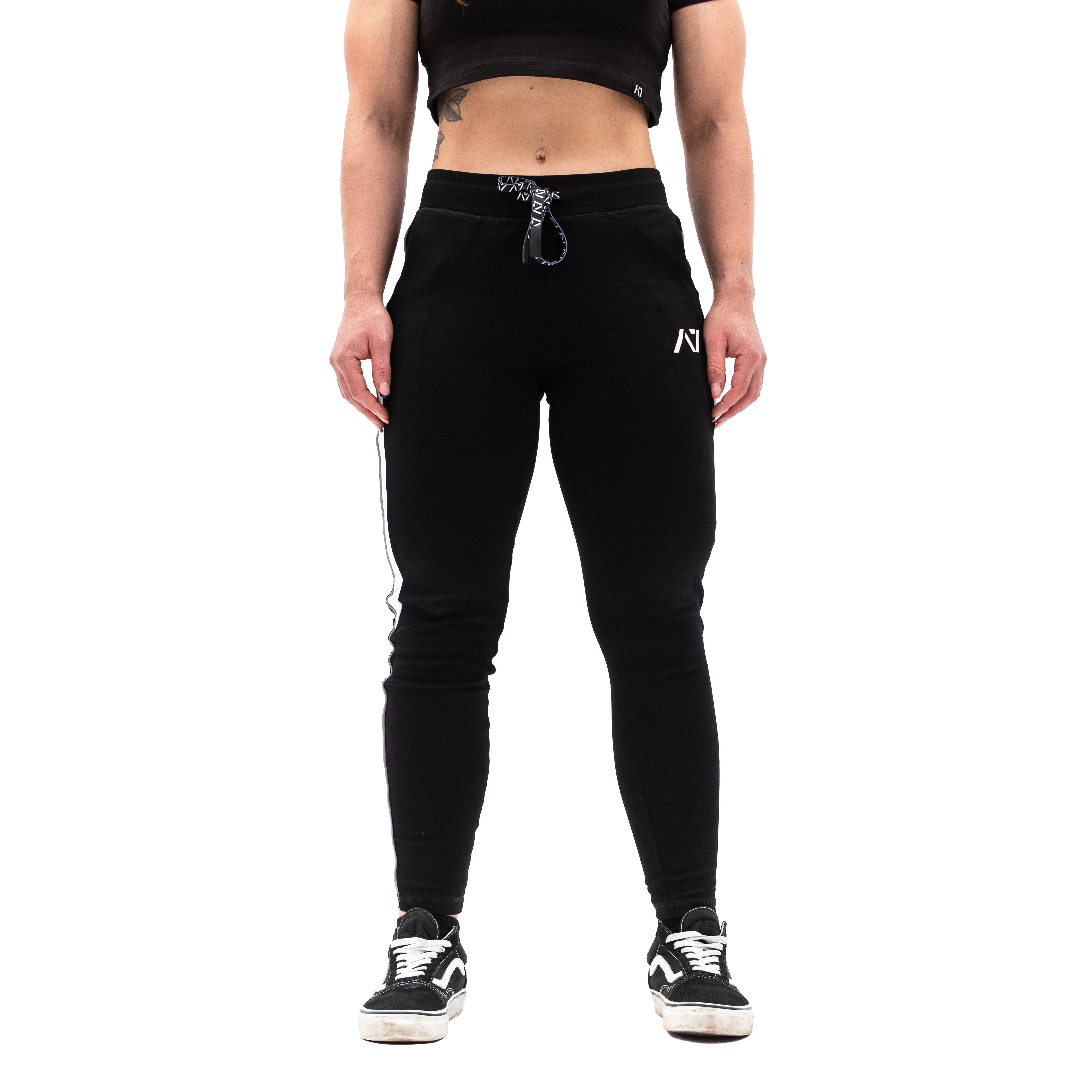 When we set out to create our Moxie Joggers we knew they had to meet the high standard we established with our Defy Joggers.We wanted to introduce some new elements that we felt could bring joy in both your comfort and style!