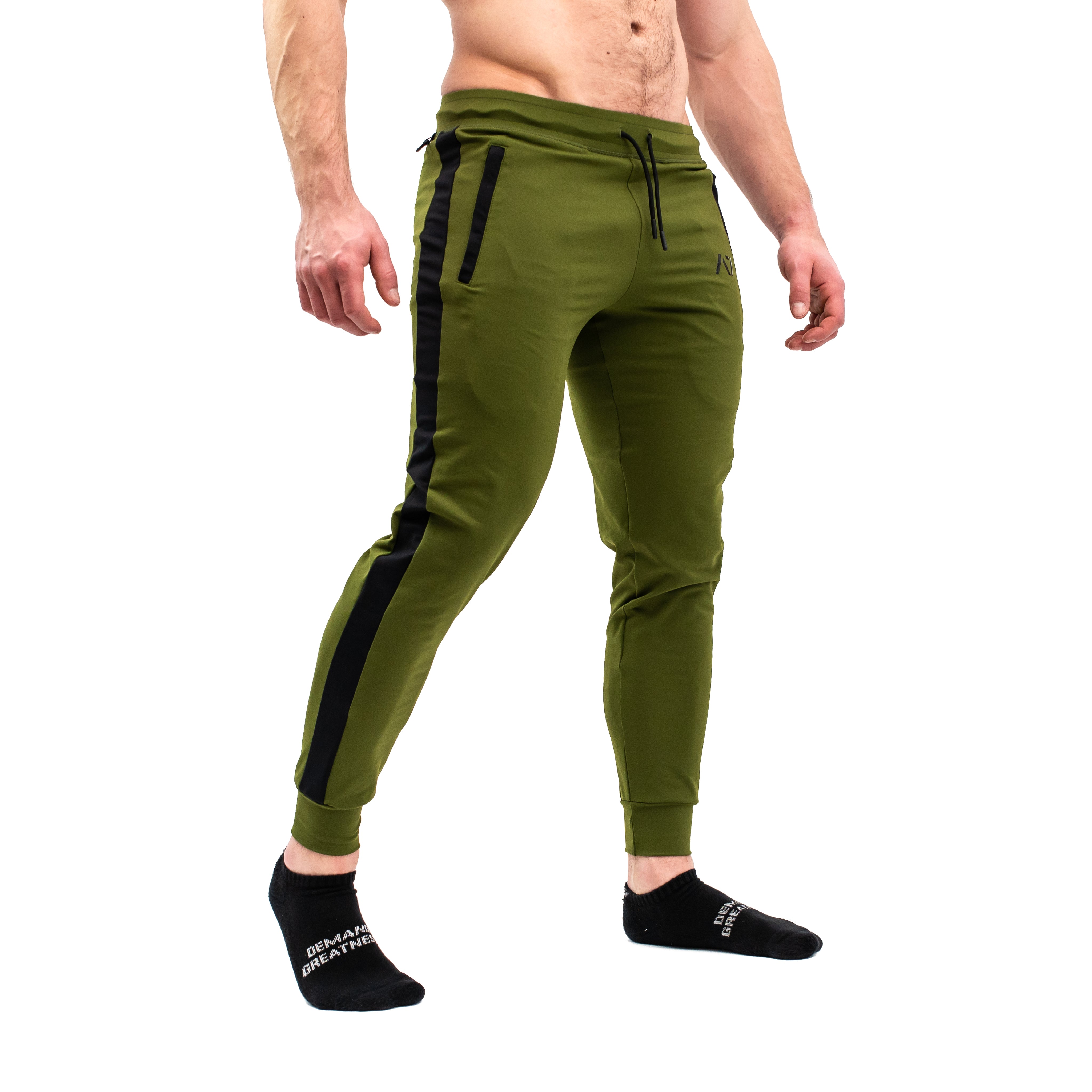 Military Defy joggers are just as comfortable in the gym as they are going out. These are made with premium moisture-wicking 4-way-stretch material for greater range of motion. These are a great fit for both men and women and offer deep zippered pockets and tapered leg design.