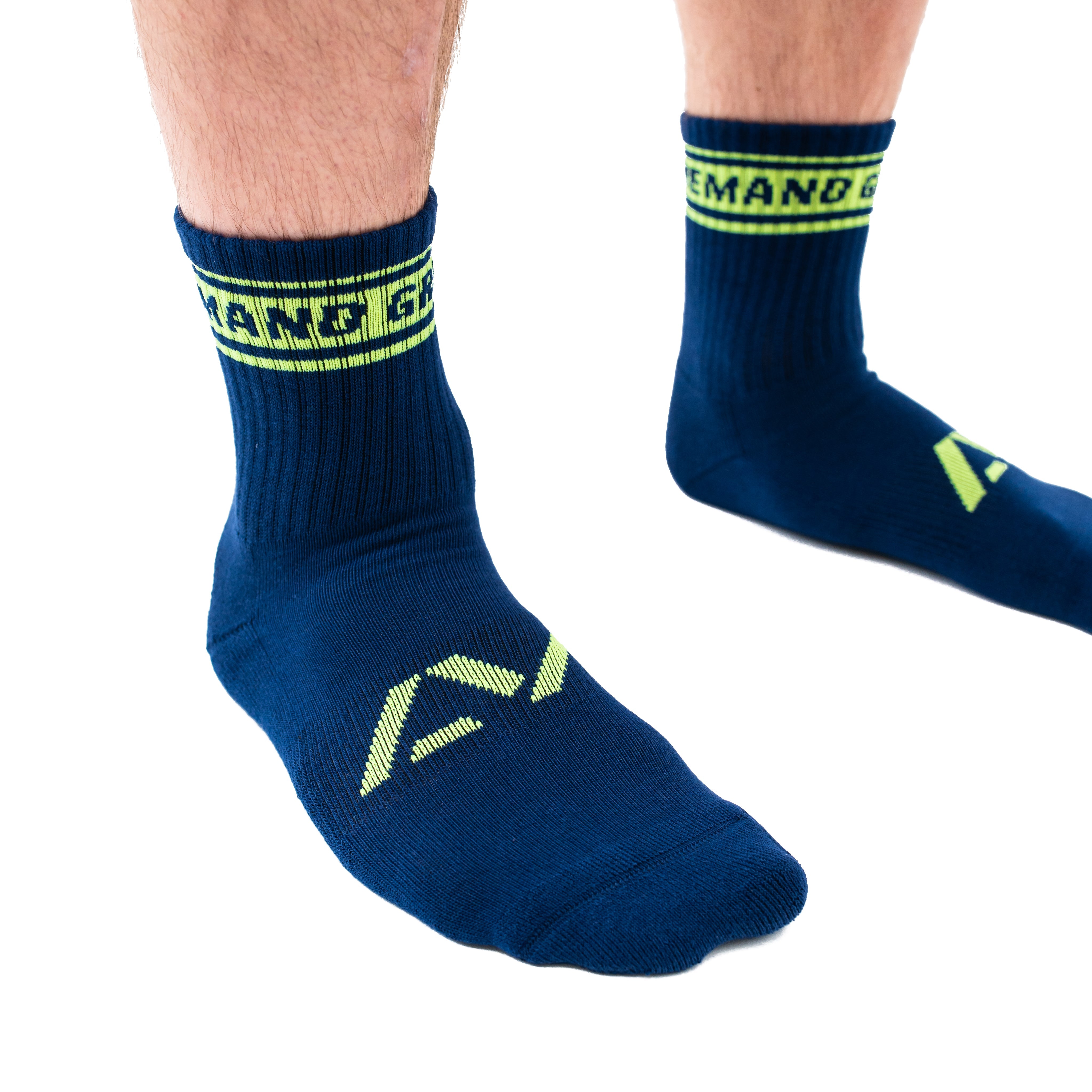 Your feet are important and durable deadlift socks are just as importing when doing SBD. These deadlift socks have compression benefits and arch support as well as being IPF Approved with their IPF approved logo. These deadlift socks are perfect for Powerlifting, weightlifting, strongman and all your strength sports needs. The perfect sock for your IPF Approved Kit. Shipping to Europe and the UK, Norway, Switzerland and Iceland.