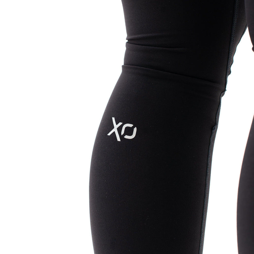 
                      
                        A7 XO Hew Leggings made from the same material as our XO Leggings, but are designed for 'thiccer' body types. The A7 XO Hew have high waistband to be more slimming around your waist and belly and have no seam line on the front for more comfortable movement. Purchase A7 XO Hew Leggings from A7 UK for shipping to UK and Europe. Women’s leggings for powerlifting and training in the gym. Weightlifting leggings for women. 
                      
                    