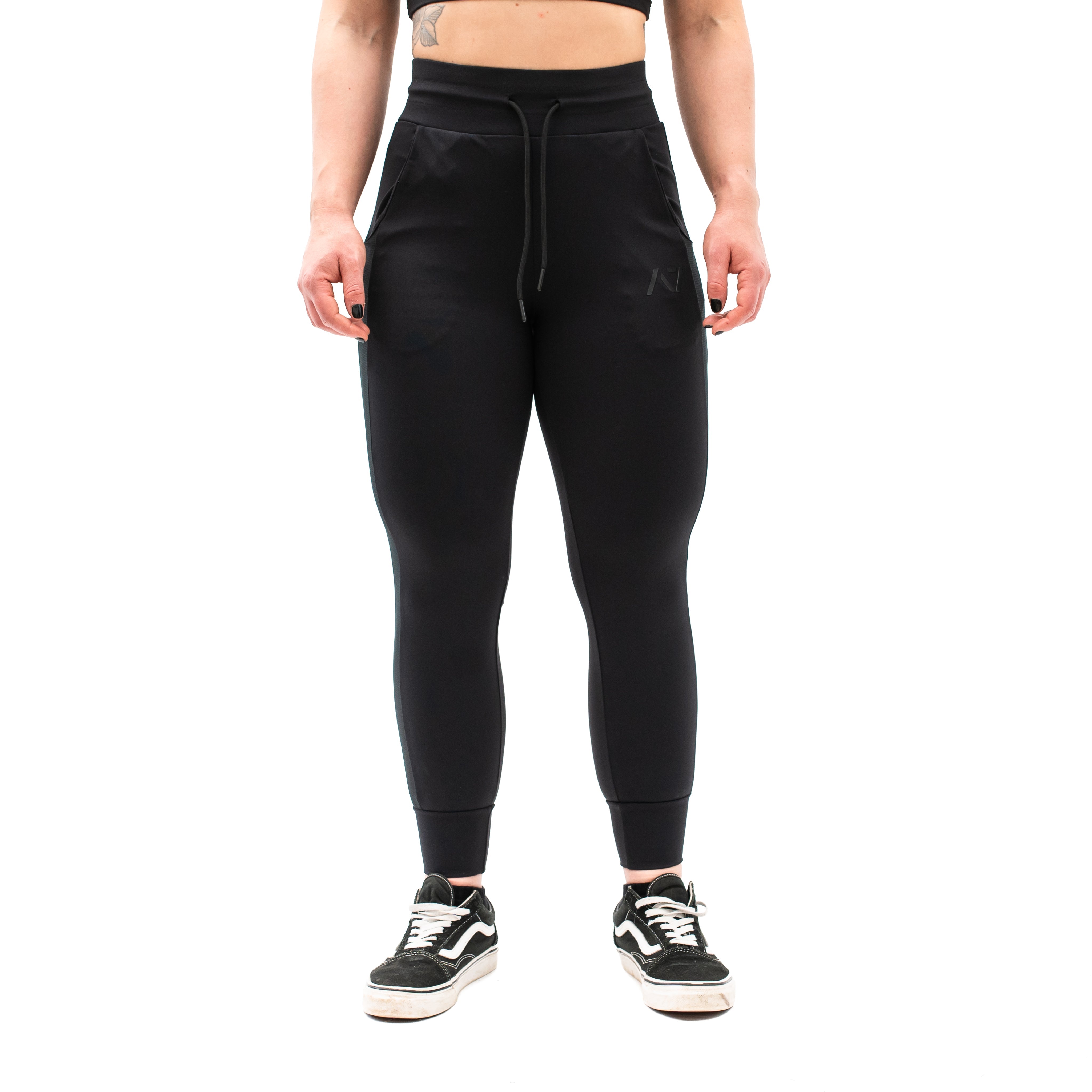 A7’s newest Women's Joggers are made with the same premium Defy fabric you have come to love, but with female curves (flexure) in mind! Using 4-way-stretch material, these flexure joggers are specifically designed for Women's unique shape. Flexure women’s joggers in night are available to buy from A7UK for shipping to UK and Europe. 