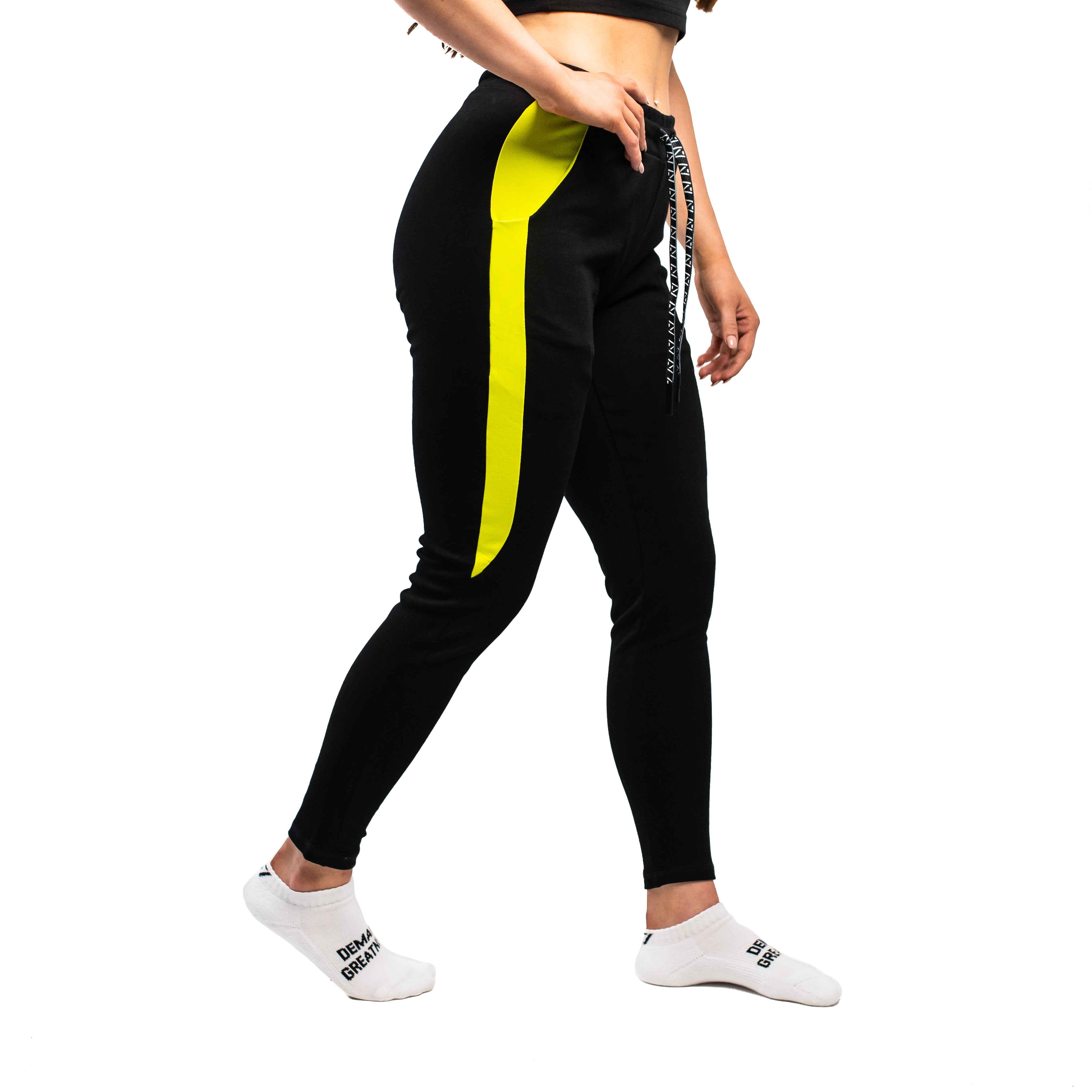 Our Moxie Joggers are made with premium cotton spandex fabric to keep you comfy throughout the day whether you are training or going out! Our Moxie Joggers contour to your body and feature a reflective stripe on both side, deep un-zippered pockets and stealth matte logos. Now in our new Inferno colourway. You can purchase Hinge Moxie joggers from A7 UK or A7 Europe. A7 UK shipping to UK, Ireland, France, Italy, Germany, the Netherlands, Sweden and Poland.