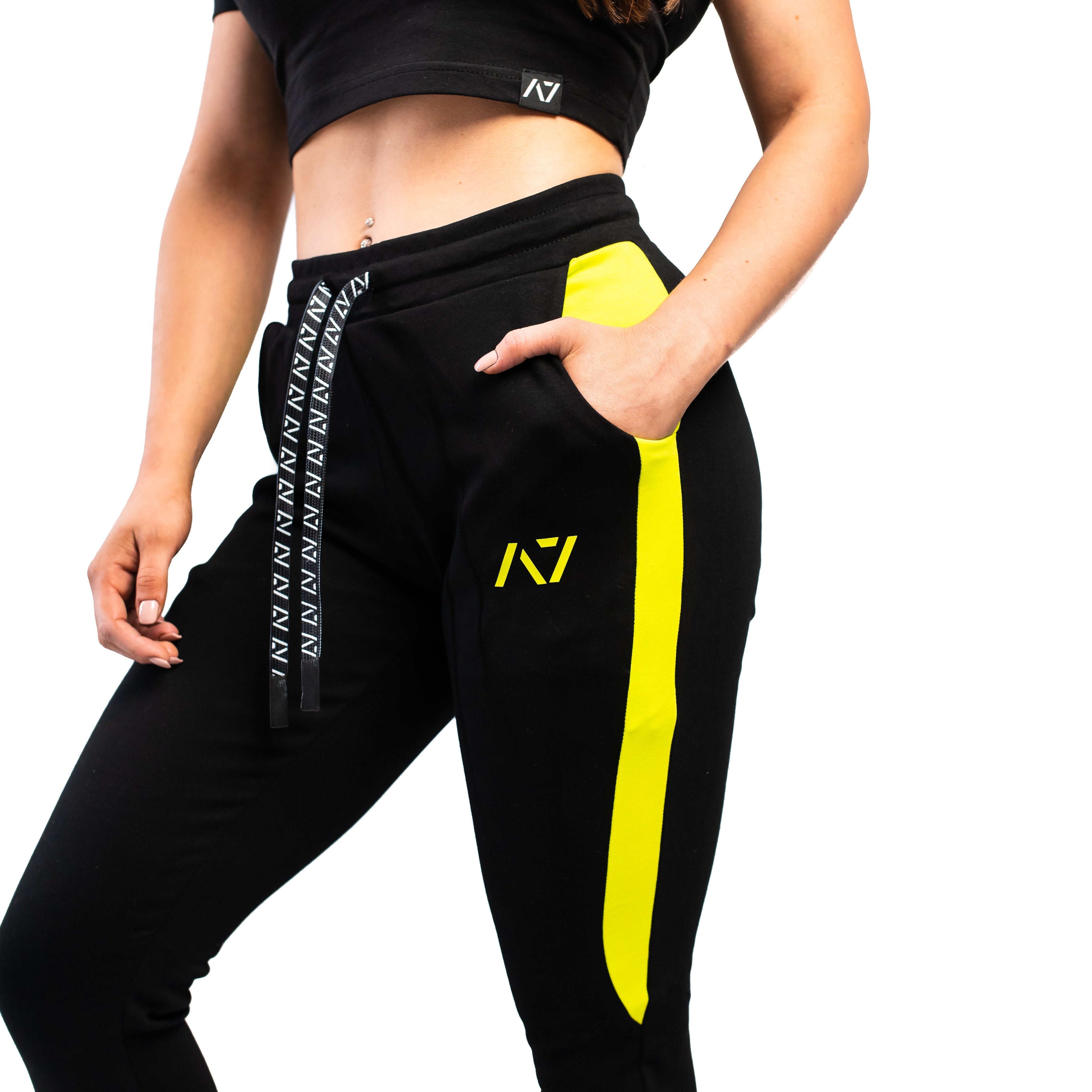 Our Moxie Joggers are made with premium cotton spandex fabric to keep you comfy throughout the day whether you are training or going out! Our Moxie Joggers contour to your body and feature a reflective stripe on both side, deep un-zippered pockets and stealth matte logos. Now in our new Inferno colourway. You can purchase Hinge Moxie joggers from A7 UK or A7 Europe. A7 UK shipping to UK, Ireland, France, Italy, Germany, the Netherlands, Sweden and Poland.