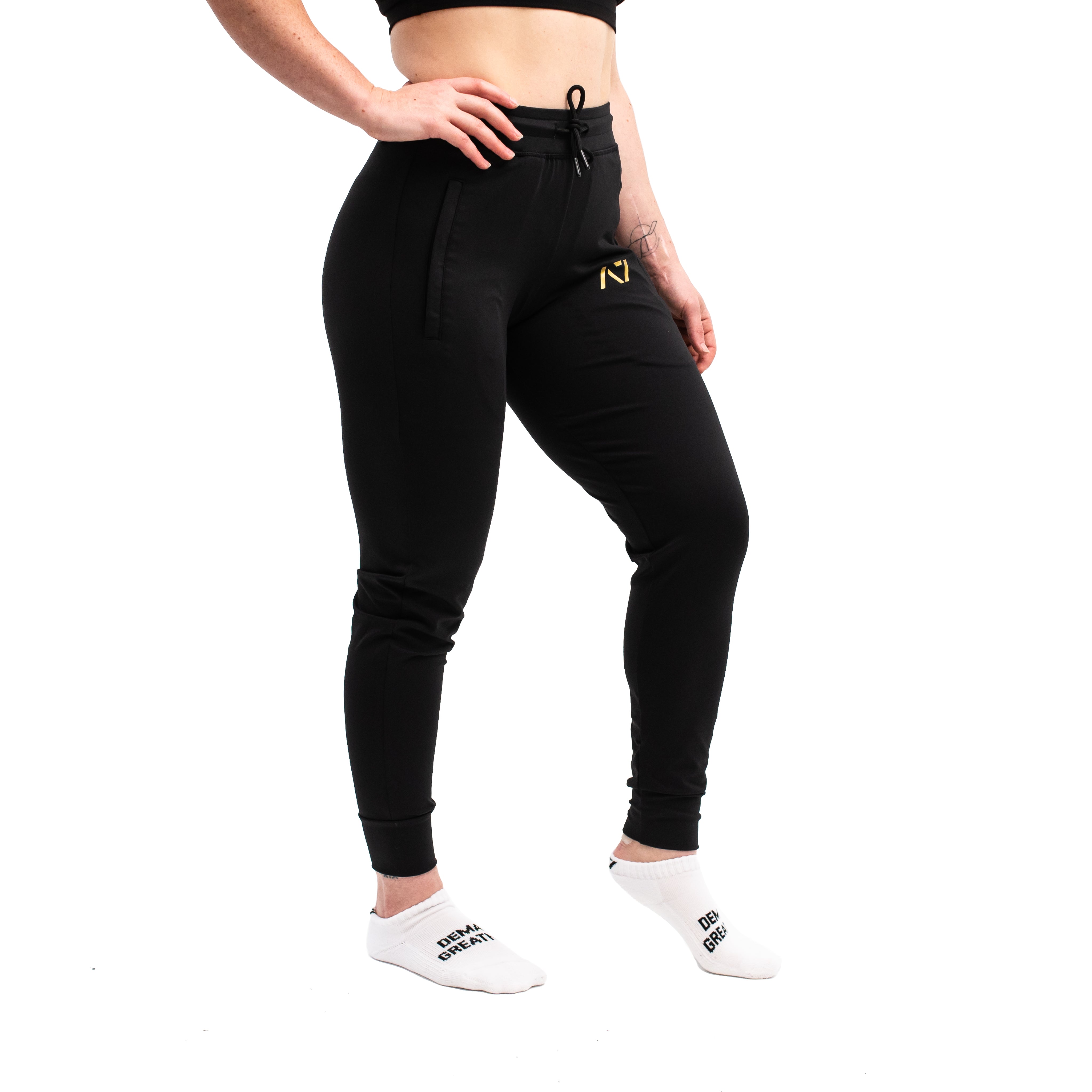 Gold Standard Defy joggers are just as comfortable in the gym as they are going out. These are made with premium moisture-wicking 4-way-stretch material for greater range of motion. These are a great fit for both men and women and offer deep zippered pockets and tapered leg design. Purchase Gold Standard Defy Joggers from A7 UK shipping to UK or A7 Europe shipping to EU.