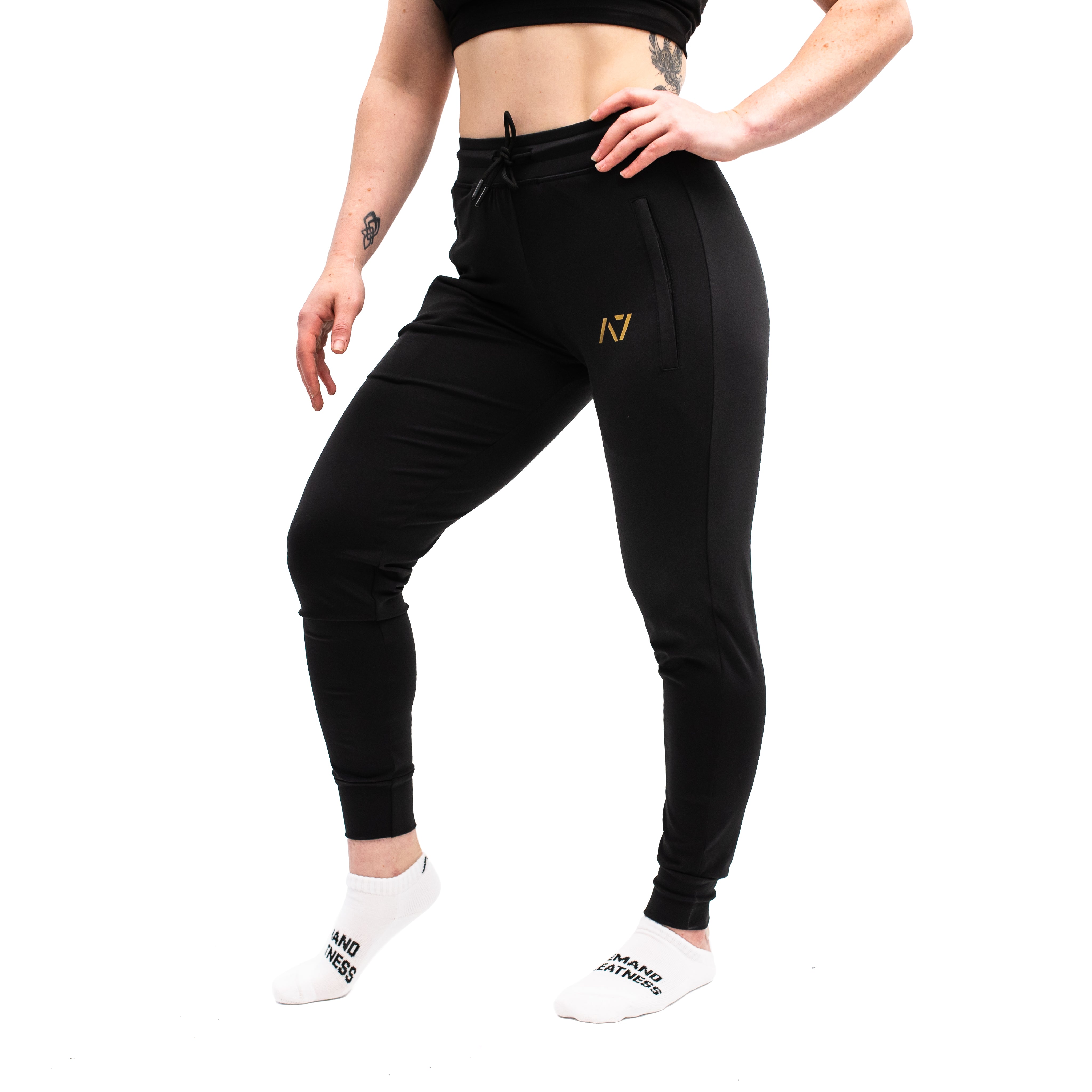 Gold Standard Defy joggers are just as comfortable in the gym as they are going out. These are made with premium moisture-wicking 4-way-stretch material for greater range of motion. These are a great fit for both men and women and offer deep zippered pockets and tapered leg design. Purchase Gold Standard Defy Joggers from A7 UK shipping to UK or A7 Europe shipping to EU.