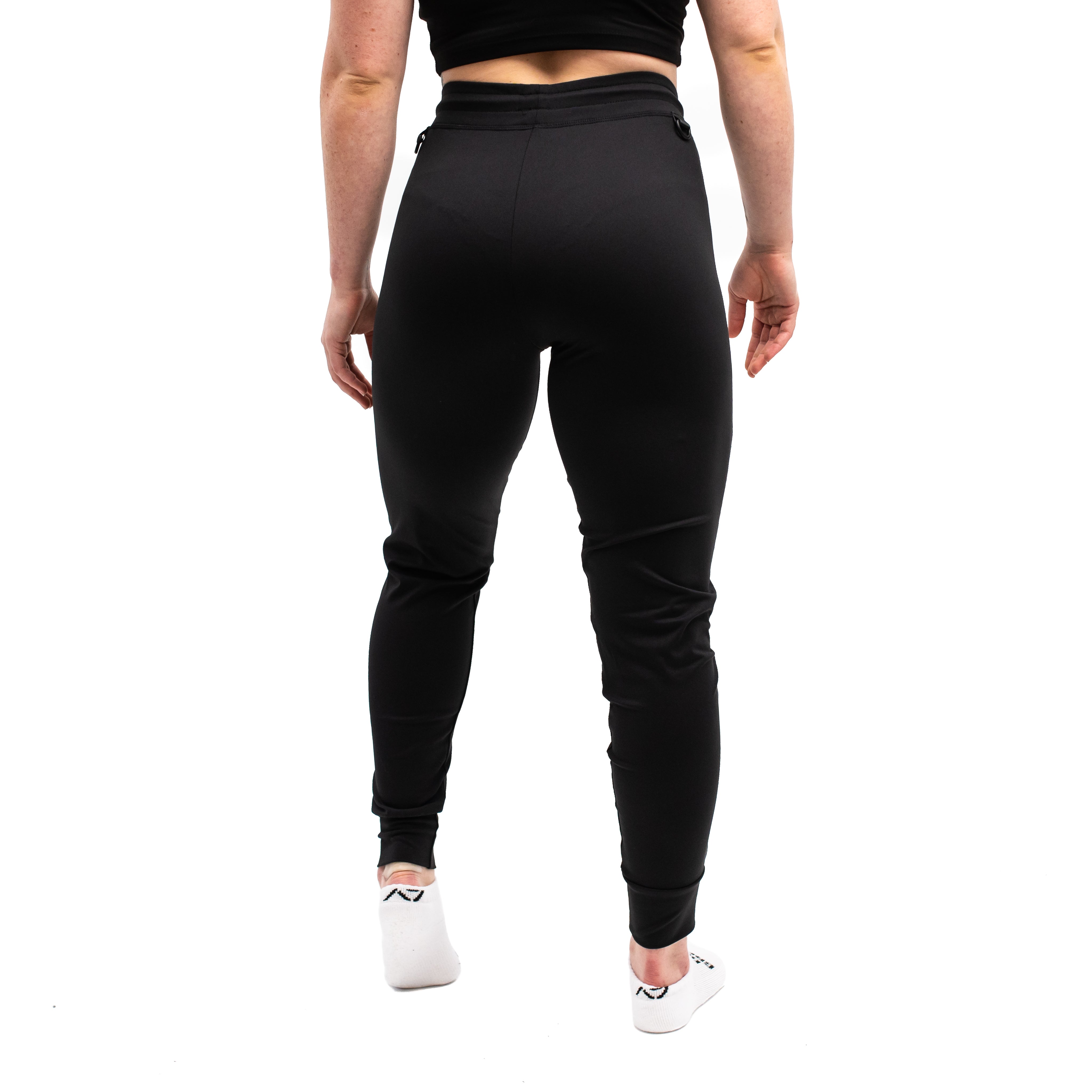 Gold Standard Defy joggers are just as comfortable in the gym as they are going out. These are made with premium moisture-wicking 4-way-stretch material for greater range of motion. These are a great fit for both men and women and offer deep zippered pockets and tapered leg design. Purchase Gold Standard Defy Joggers from A7 UK shipping to UK or A7 Europe shipping to EU.