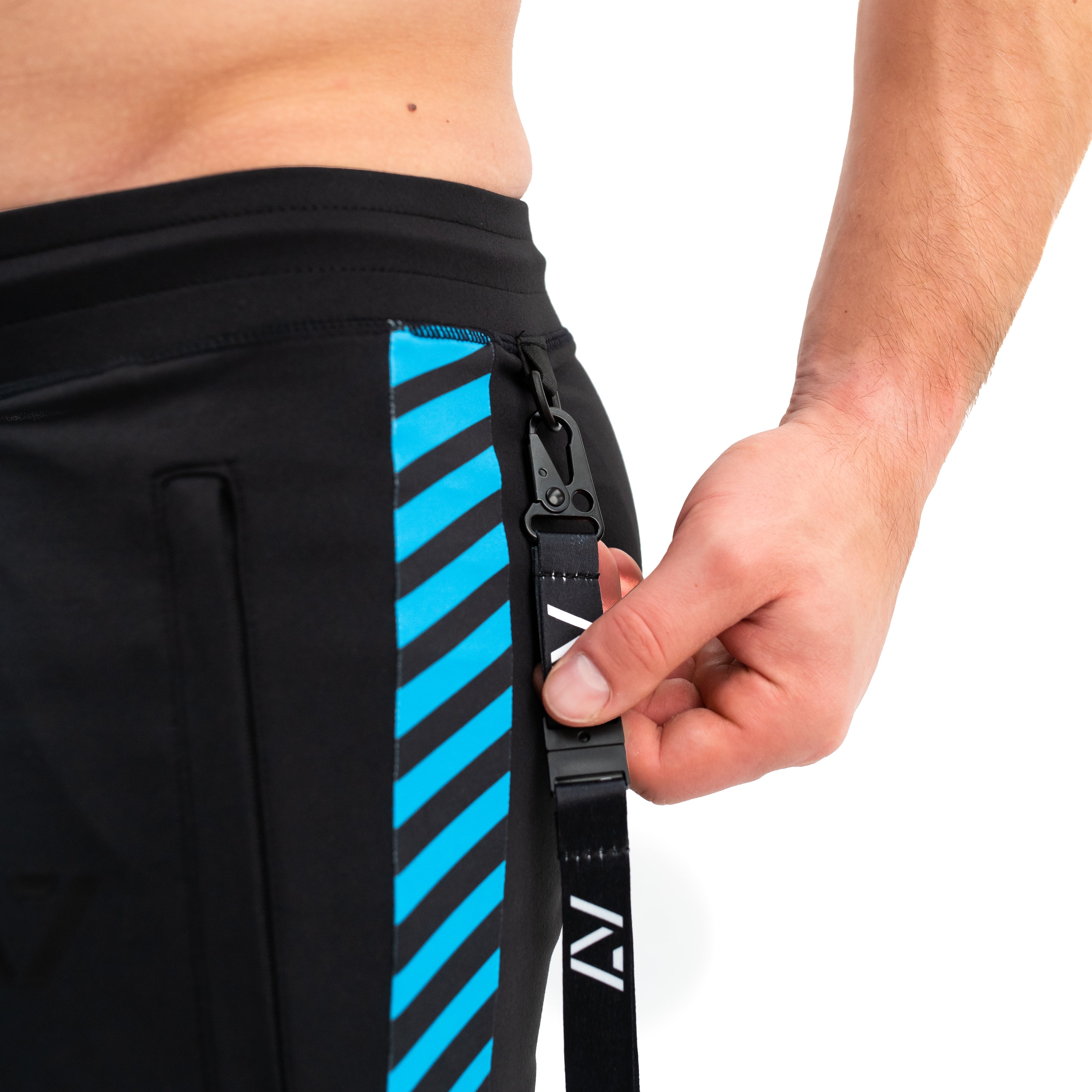 A7 Ripple Defy joggers are just as comfortable in the gym as they are going out. These are made with premium moisture-wicking 4-way-stretch material for greater range of motion. These are a great fit for both men and women and offer deep zippered pockets and tapered leg design. Purchase Ripple Defy Joggers from A7 UK shipping to UK or A7 Europe shipping to EU.