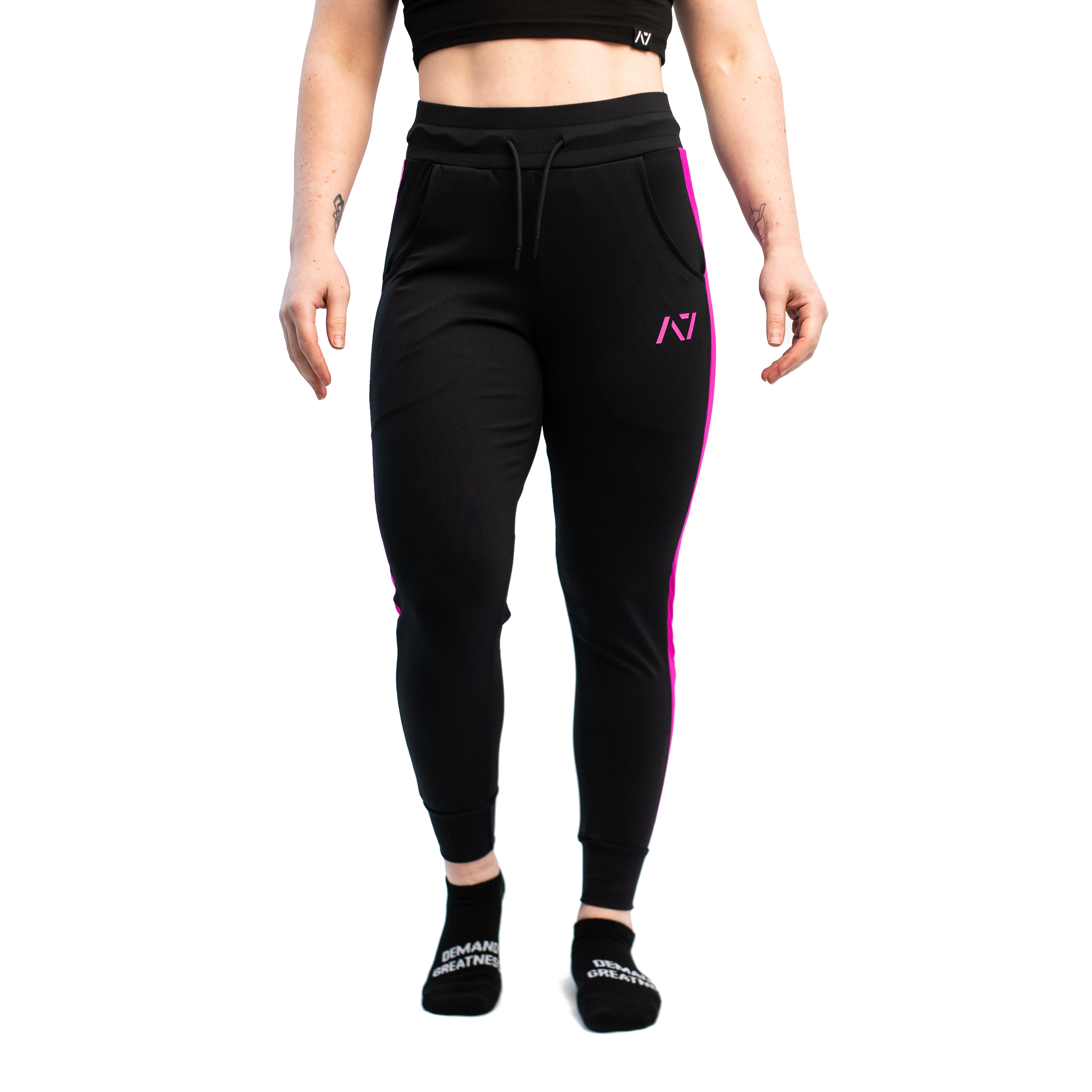 A7’s newest Women's Joggers are made with the same premium Defy fabric you have come to love, but with female curves (flexure) in mind! Using 4-way-stretch material, these flexure joggers are specifically designed for Women's unique shape. Flexure women’s joggers in pink are available to buy from A7UK for shipping to UK and Europe.