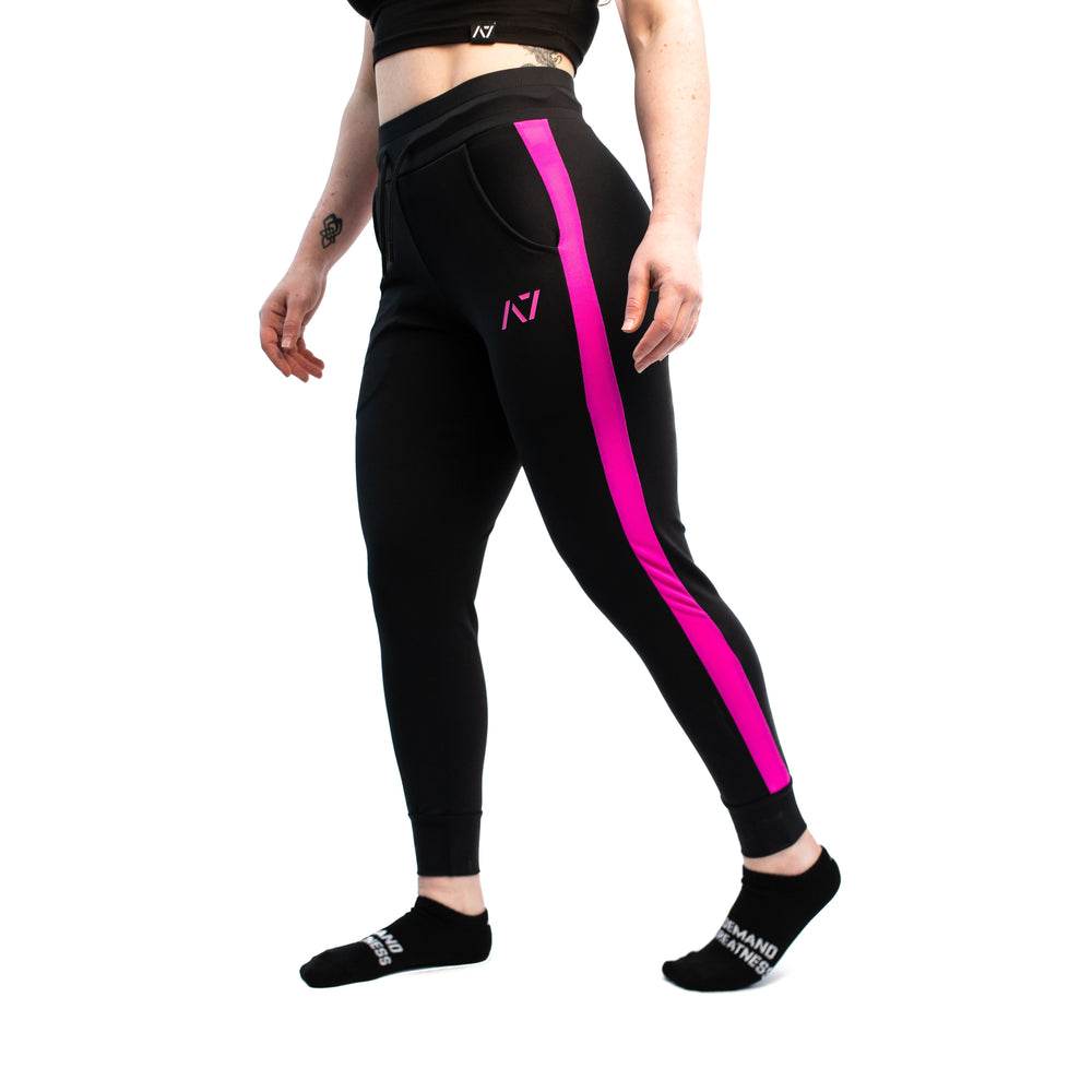 A7’s newest Women's Joggers are made with the same premium Defy fabric you have come to love, but with female curves (flexure) in mind! Using 4-way-stretch material, these flexure joggers are specifically designed for Women's unique shape. Flexure women’s joggers in pink are available to buy from A7UK for shipping to UK and Europe.