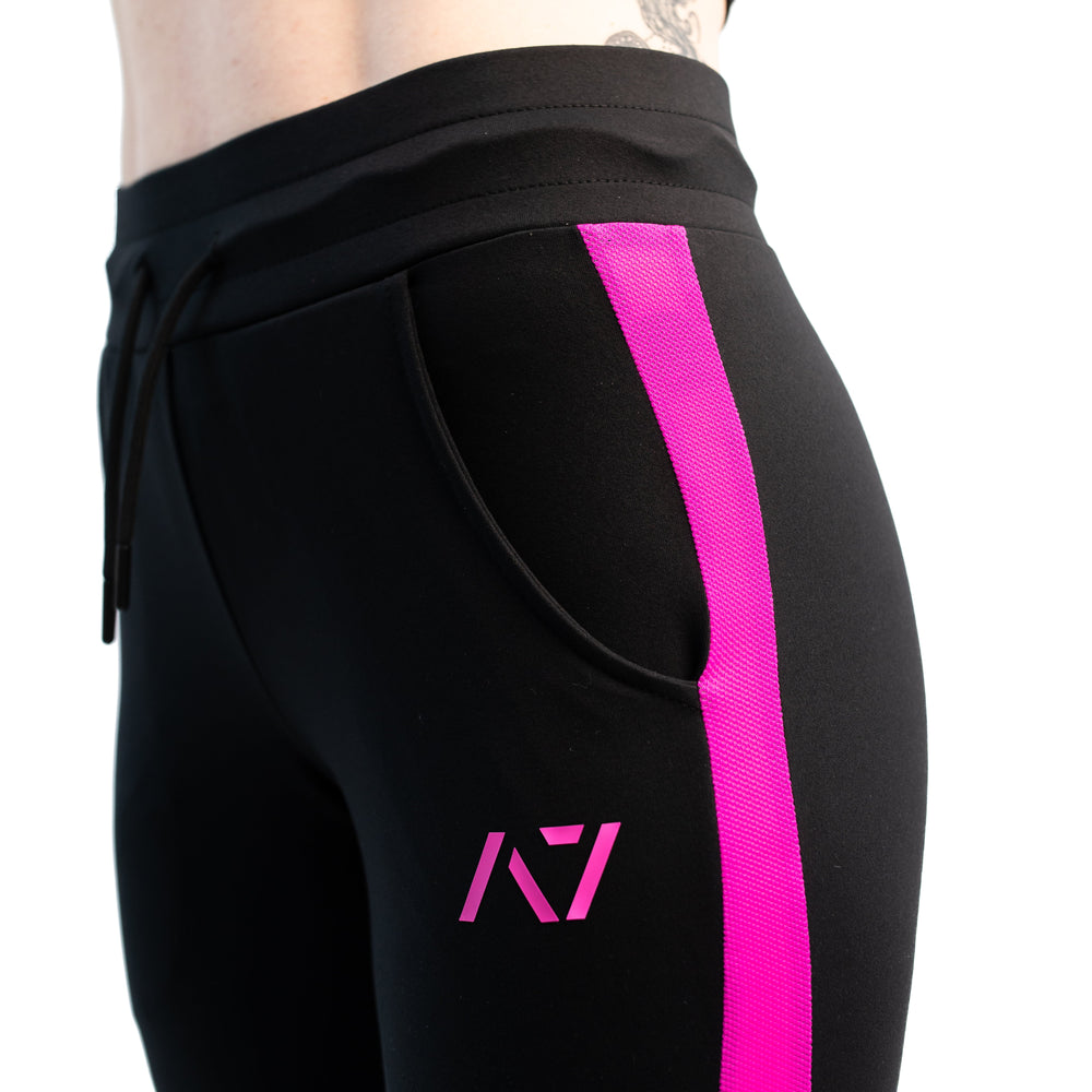 
                      
                        A7’s newest Women's Joggers are made with the same premium Defy fabric you have come to love, but with female curves (flexure) in mind! Using 4-way-stretch material, these flexure joggers are specifically designed for Women's unique shape. Flexure women’s joggers in pink are available to buy from A7UK for shipping to UK and Europe.
                      
                    