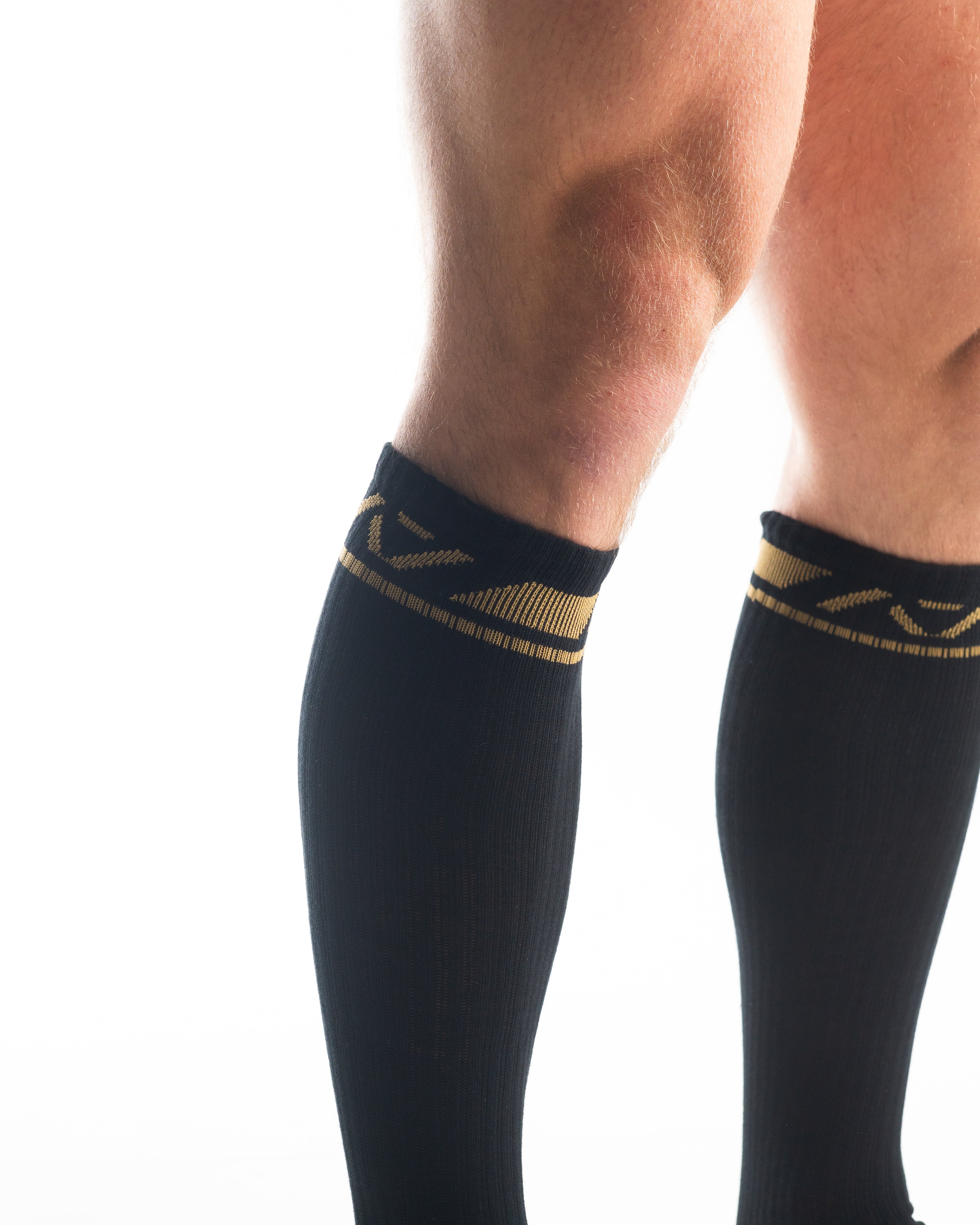 A7 Gold Standard Deadlift socks are designed specifically for pulls and keep your shins protected from scrapes. A7 deadlift socks are a perfect pair to wear in training or powerlifting competition. The IPF Approved Kit includes Powerlifting Singlet, A7 Meet Shirt, A7 Zebra Wrist Wraps, A7 Deadlift Socks, Hourglass Knee Sleeves (Stiff Knee Sleeves and Rigor Mortis Knee Sleeves). All A7 Powerlifting Equipment shipping to UK, Norway, Switzerland and Iceland.