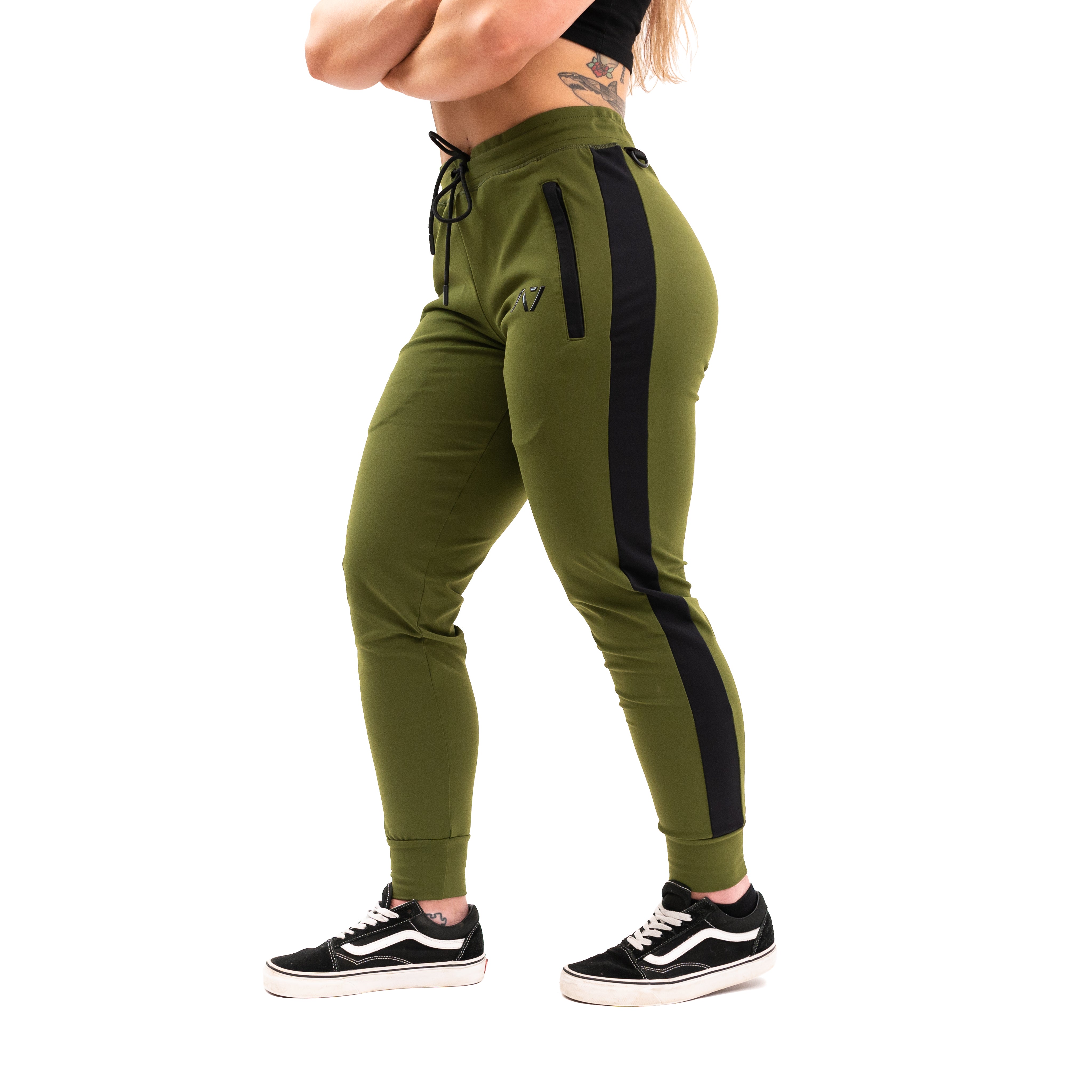 Military Defy joggers are just as comfortable in the gym as they are going out. These are made with premium moisture-wicking 4-way-stretch material for greater range of motion. These are a great fit for both men and women and offer deep zippered pockets and tapered leg design.