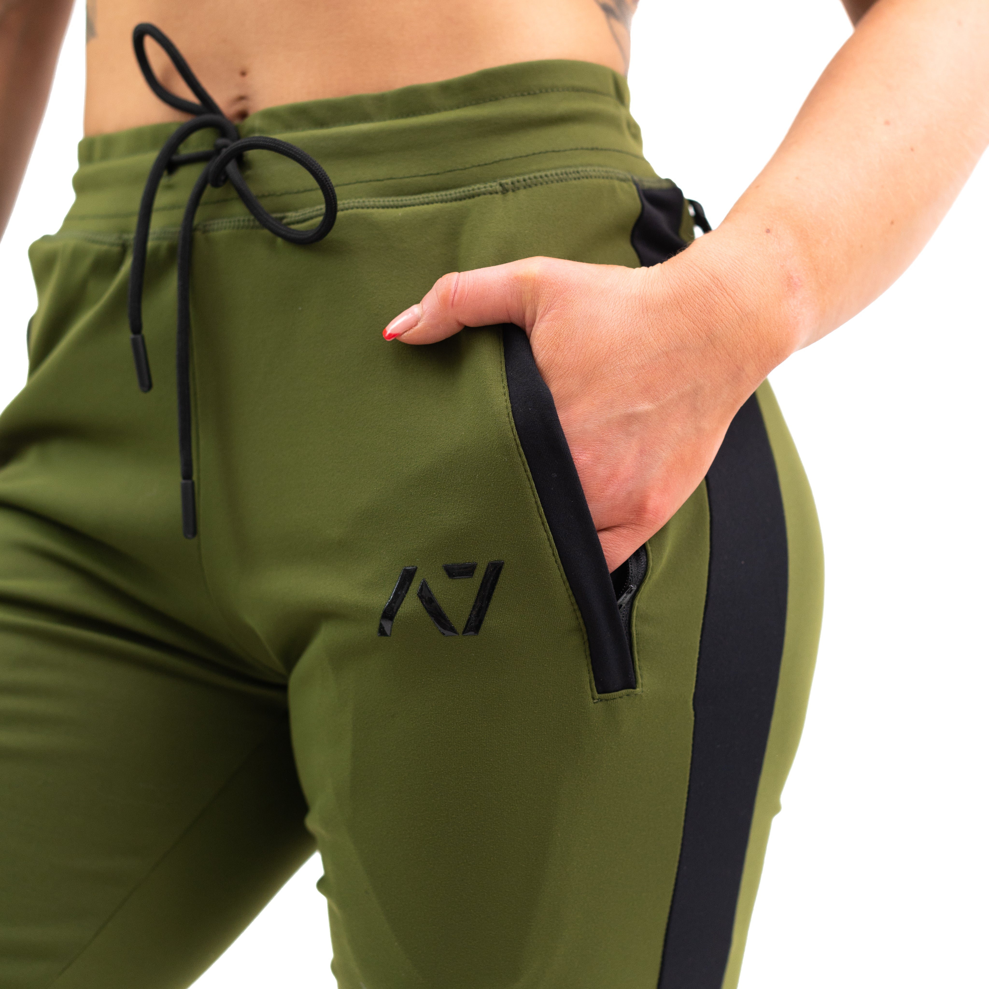 Military Defy joggers are just as comfortable in the gym as they are going out. These are made with premium moisture-wicking 4-way-stretch material for greater range of motion. These are a great fit for both men and women and offer deep zippered pockets and tapered leg design.