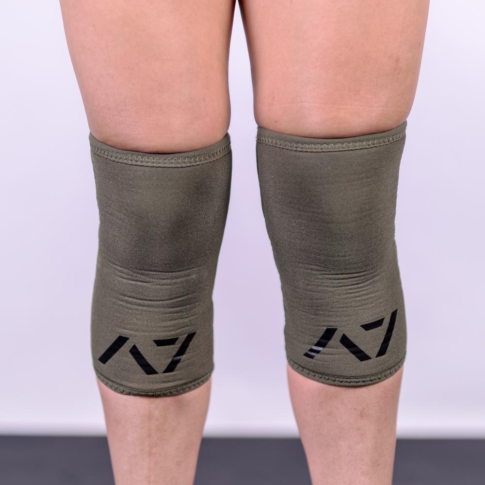 A7 IPF approved Military CONE knee sleeves are structured with a downward cut panel on the back of the quad and calf to ensure ultimate compression at the knee joint. A7 CONE knee sleeves are IPF approved for use in all powerlifting competitions. A7 CONE Knee Sleeves are IPF Approved Kit. A7 cone knee sleeves are made with high quality neoprene and the knee sleeves are sold as a pair. The double seam on the knee sleeves create a greater tension on the knee joint. A7 UK shipping to UK and Europe. 